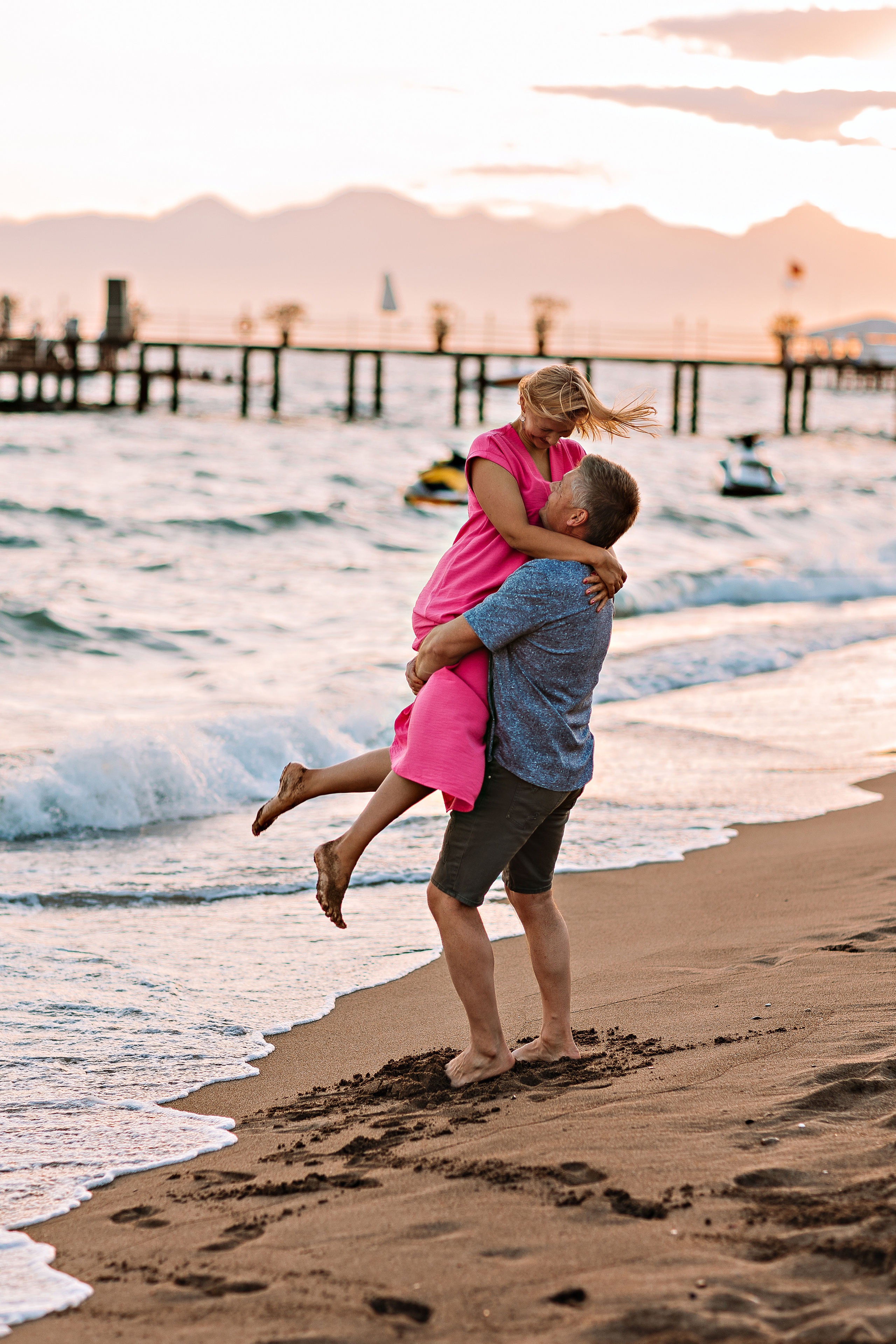 Семейная на берегу. Семейный фотограф Тюмень, фотограф на роды Салмина Мария