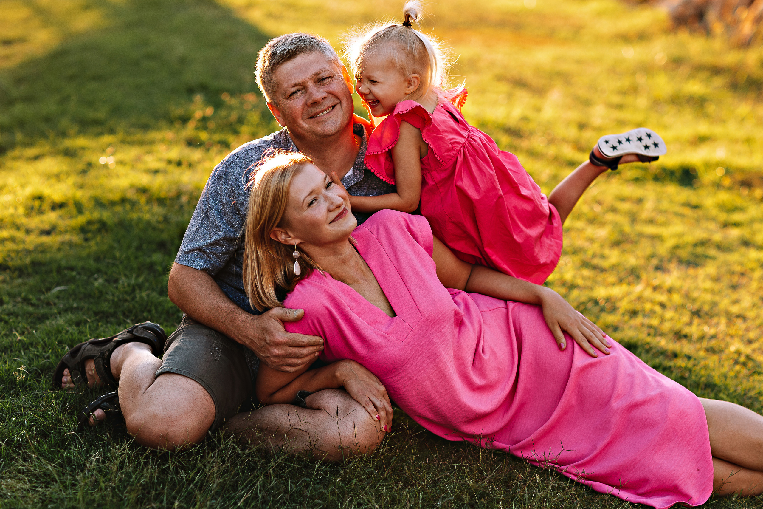 Семейная на берегу. Семейный фотограф Тюмень, фотограф на роды Салмина Мария