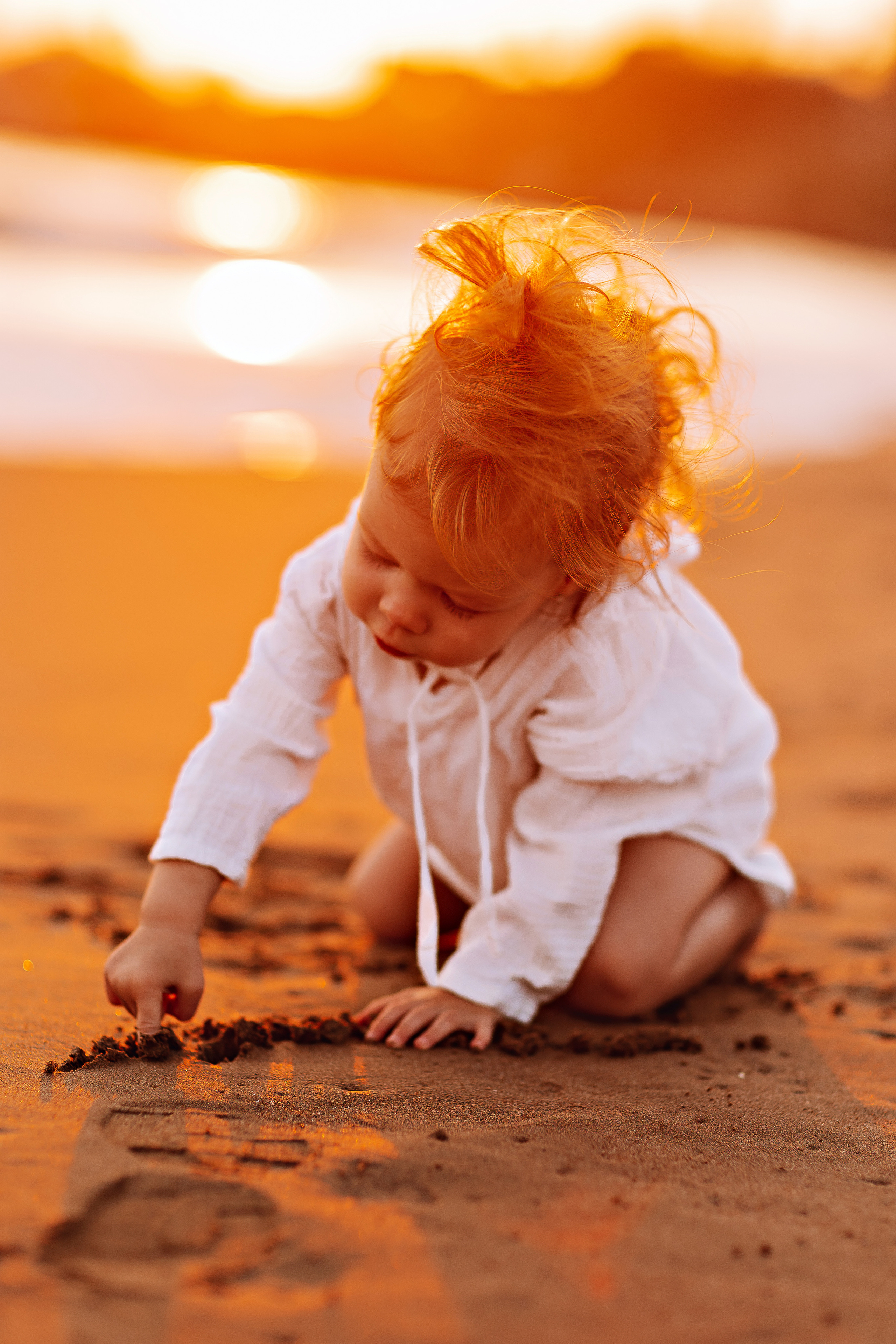 Сиде с малышкой. Семейный фотограф Тюмень, фотограф на роды Салмина Мария