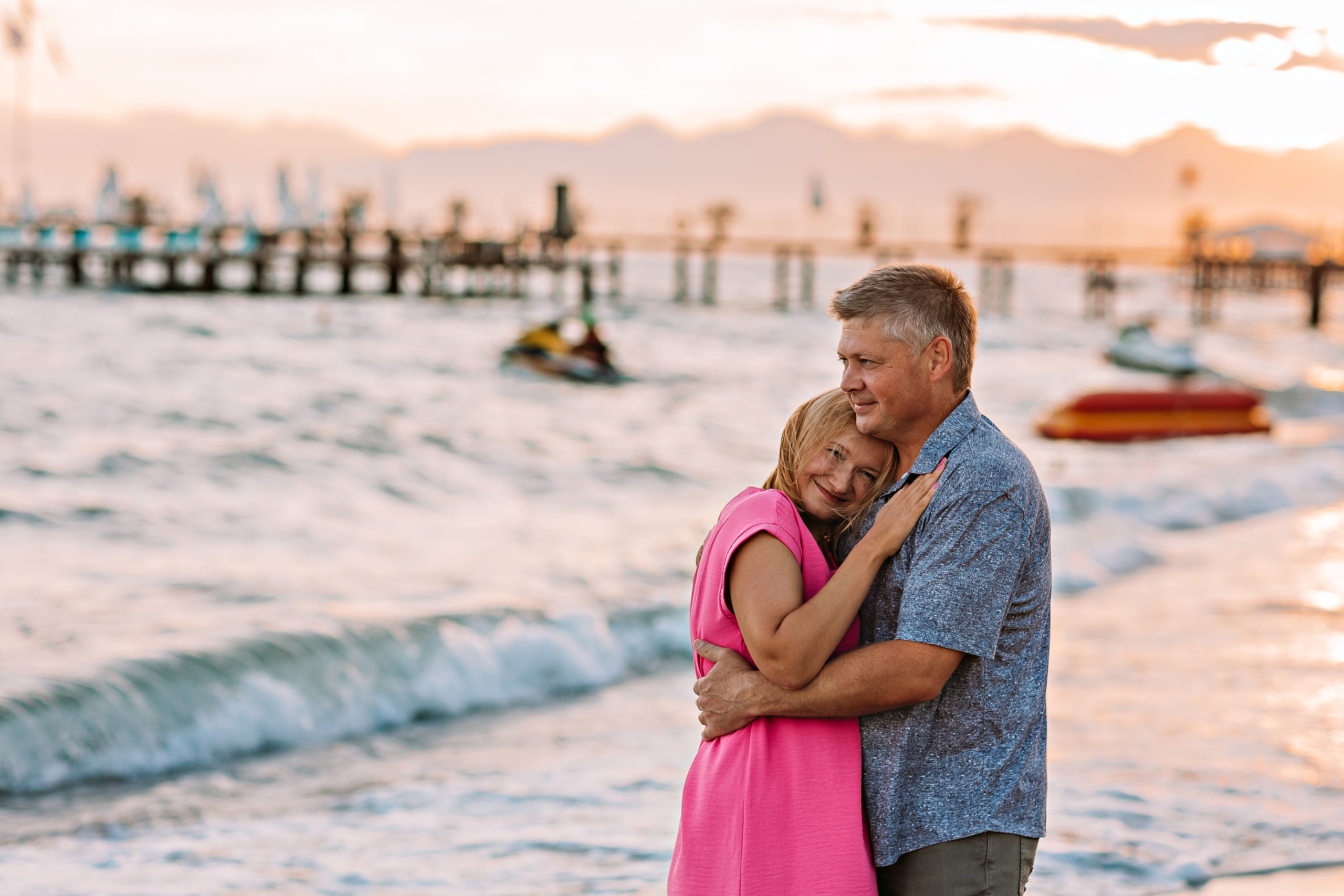 Семейная на берегу. Семейный фотограф Тюмень, фотограф на роды Салмина Мария