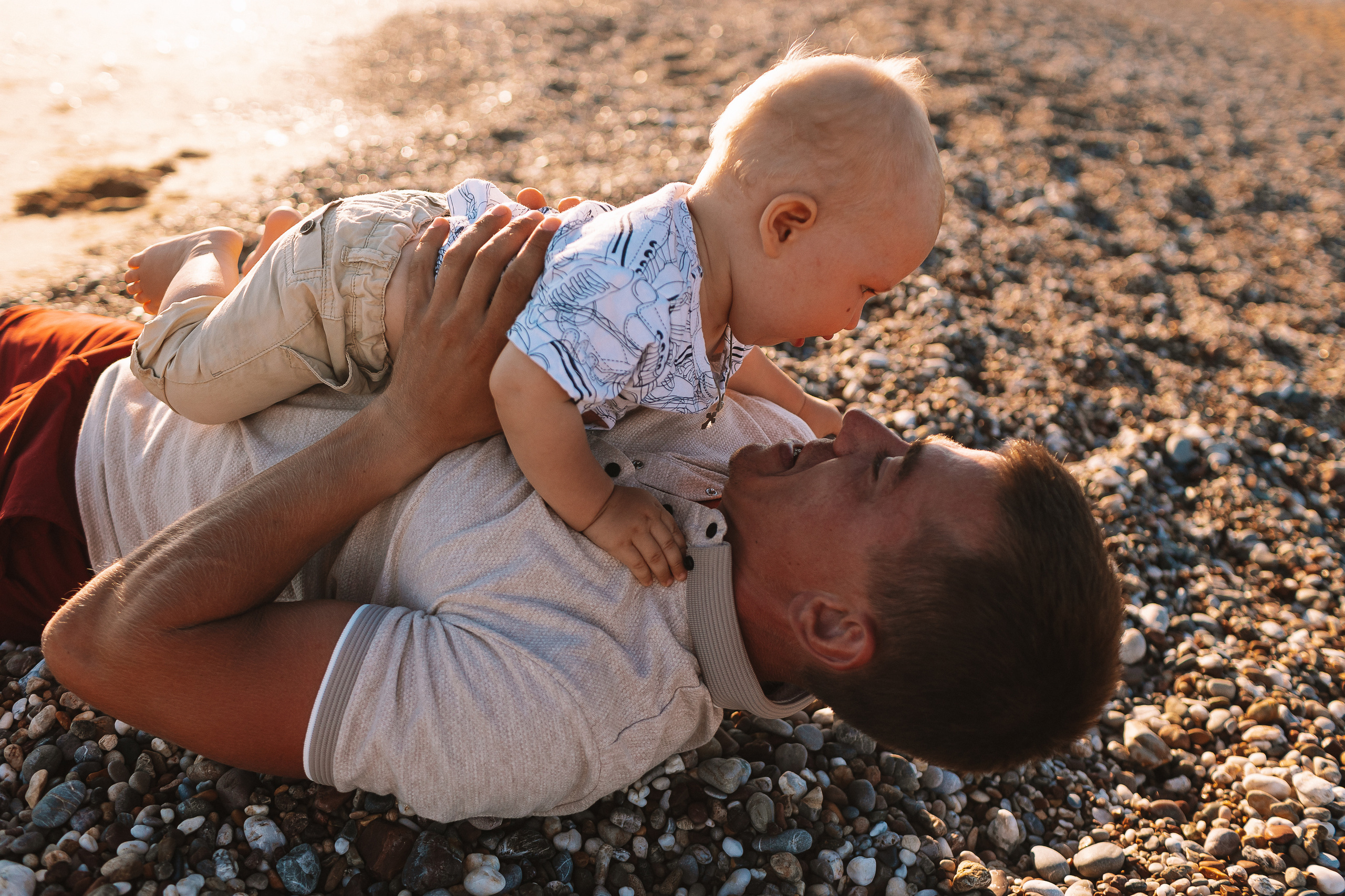 Семейная у моря. Семейный фотограф Тюмень, фотограф на роды Салмина Мария