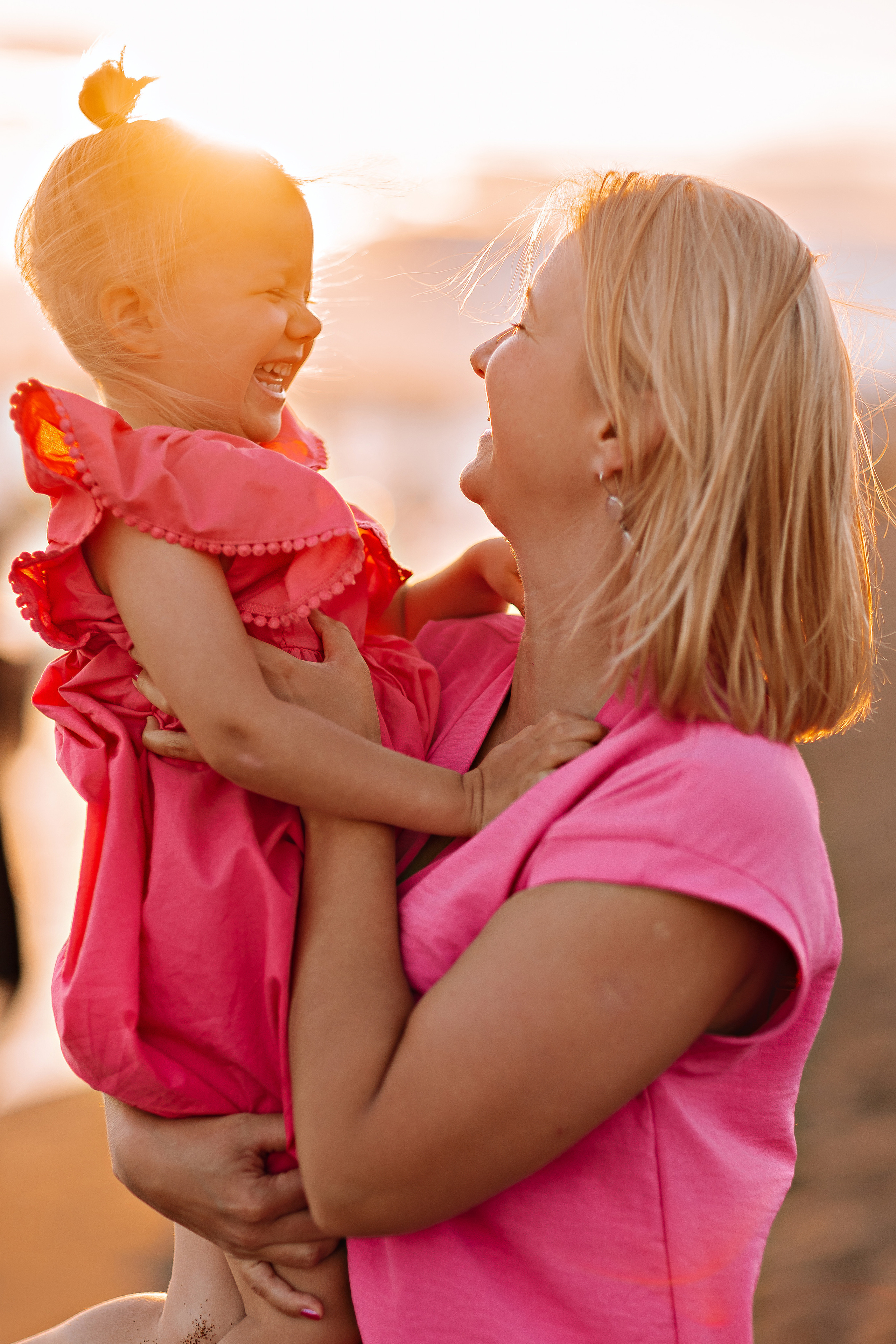 Семейная на берегу. Семейный фотограф Тюмень, фотограф на роды Салмина Мария