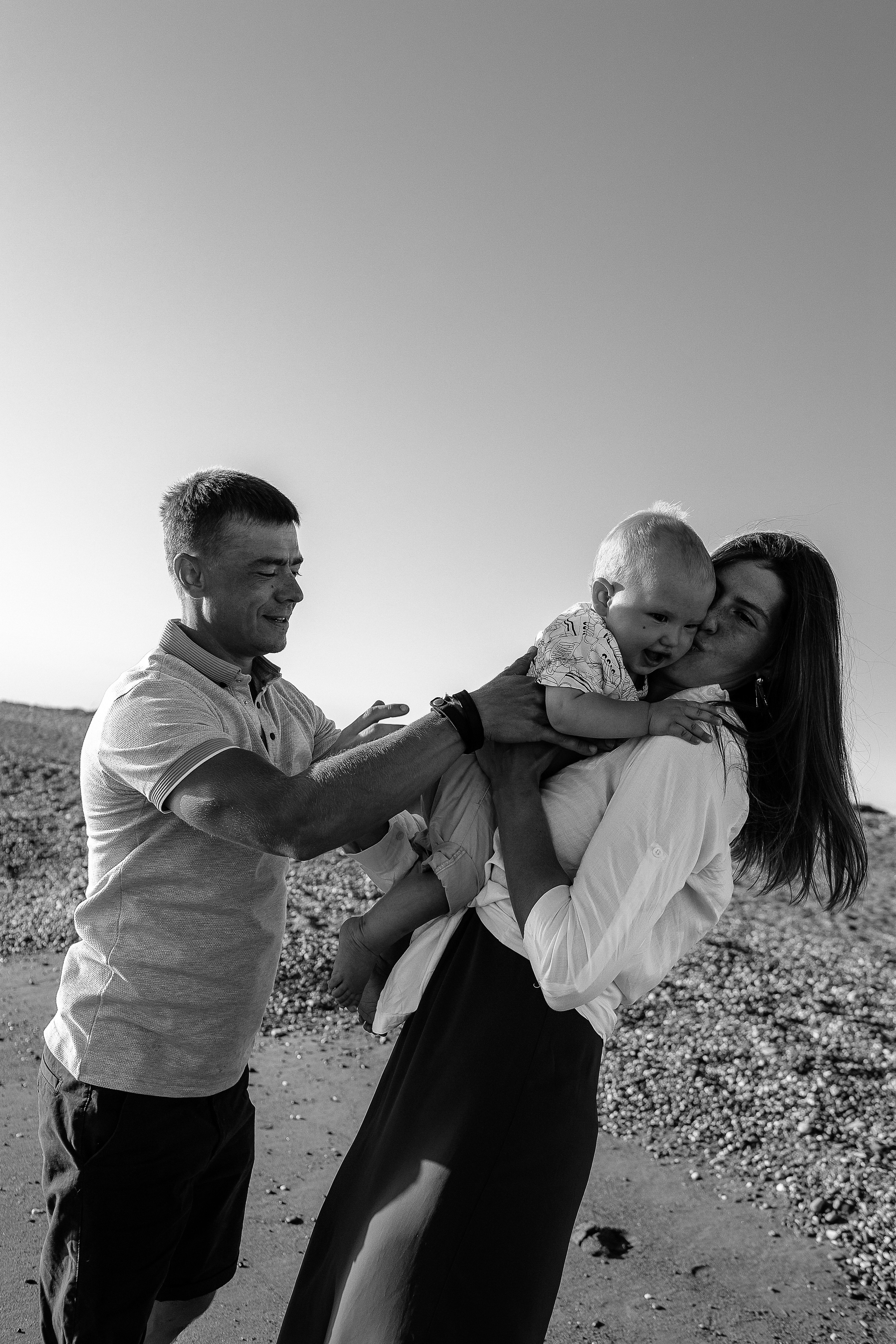 Семейная у моря. Семейный фотограф Тюмень, фотограф на роды Салмина Мария