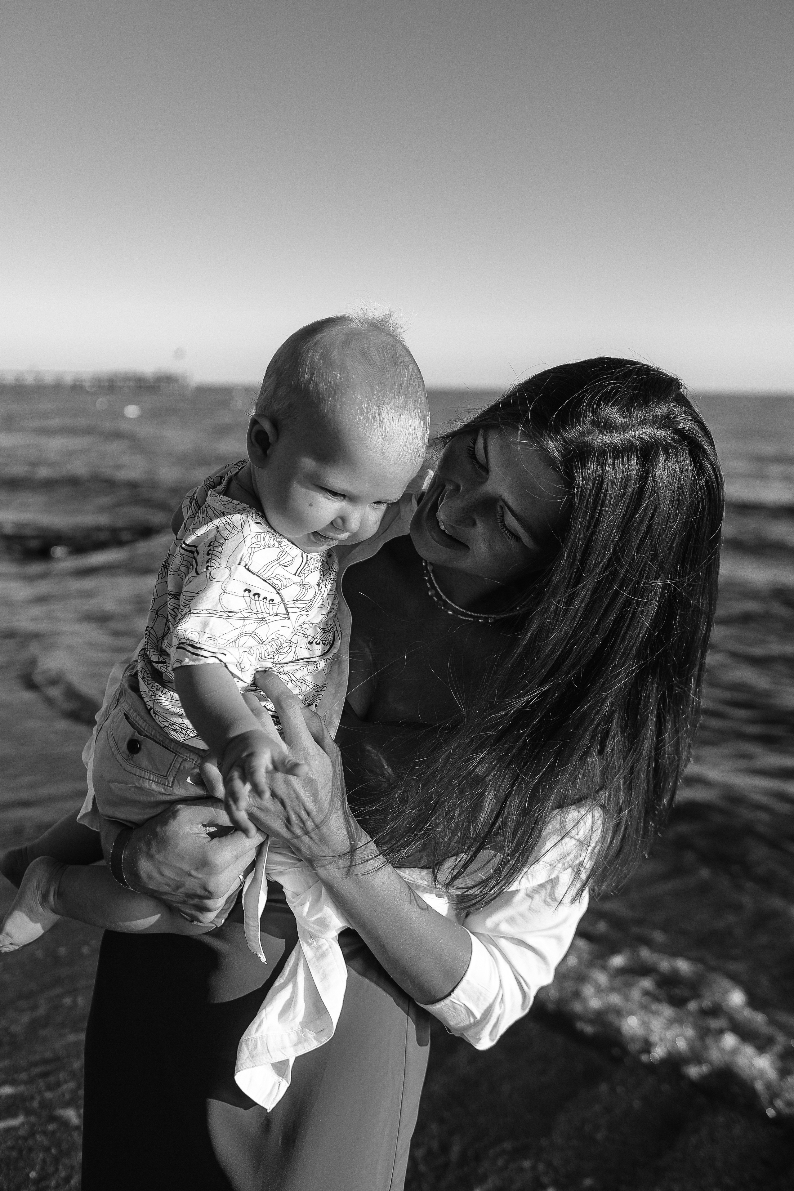 Семейная у моря. Семейный фотограф Тюмень, фотограф на роды Салмина Мария