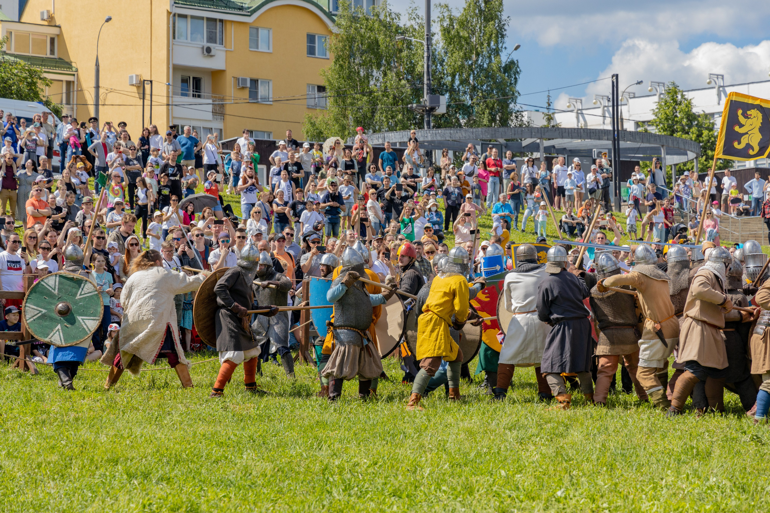 Земля Легенд: Солнце и медведь Фест. Репортажный, семейный и студийный фотограф в Москве Демин Алексей