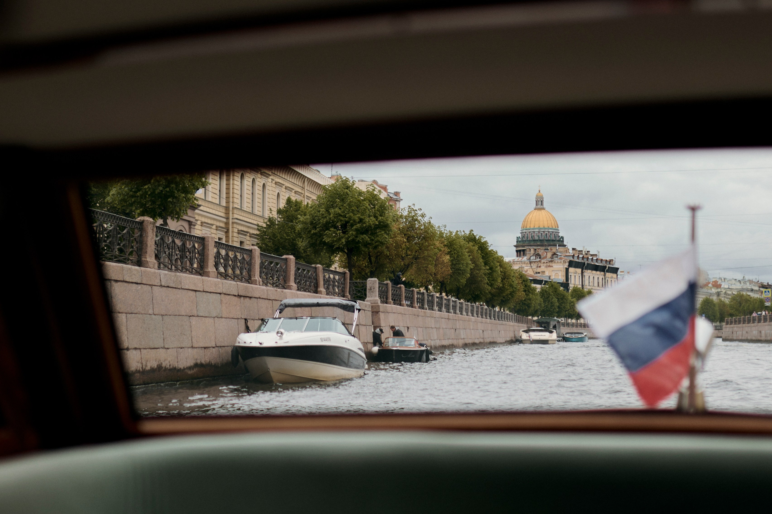 Давай арендуем катер. Фотограф СПБ Засорина Юлия
