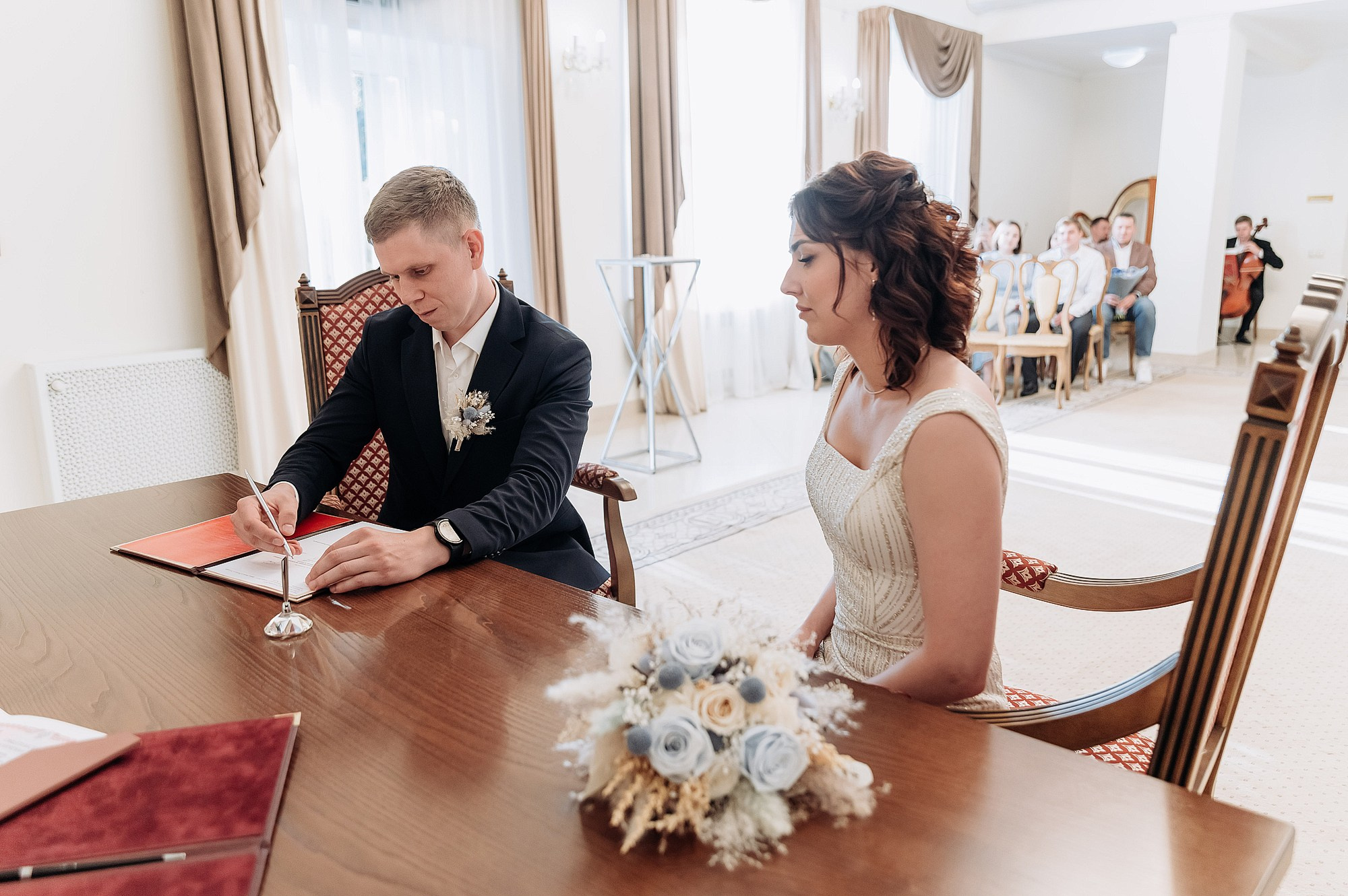 Денис и Екатерина ВДНХ. Свадебный фотограф в Дубне Алексей Фонарёв