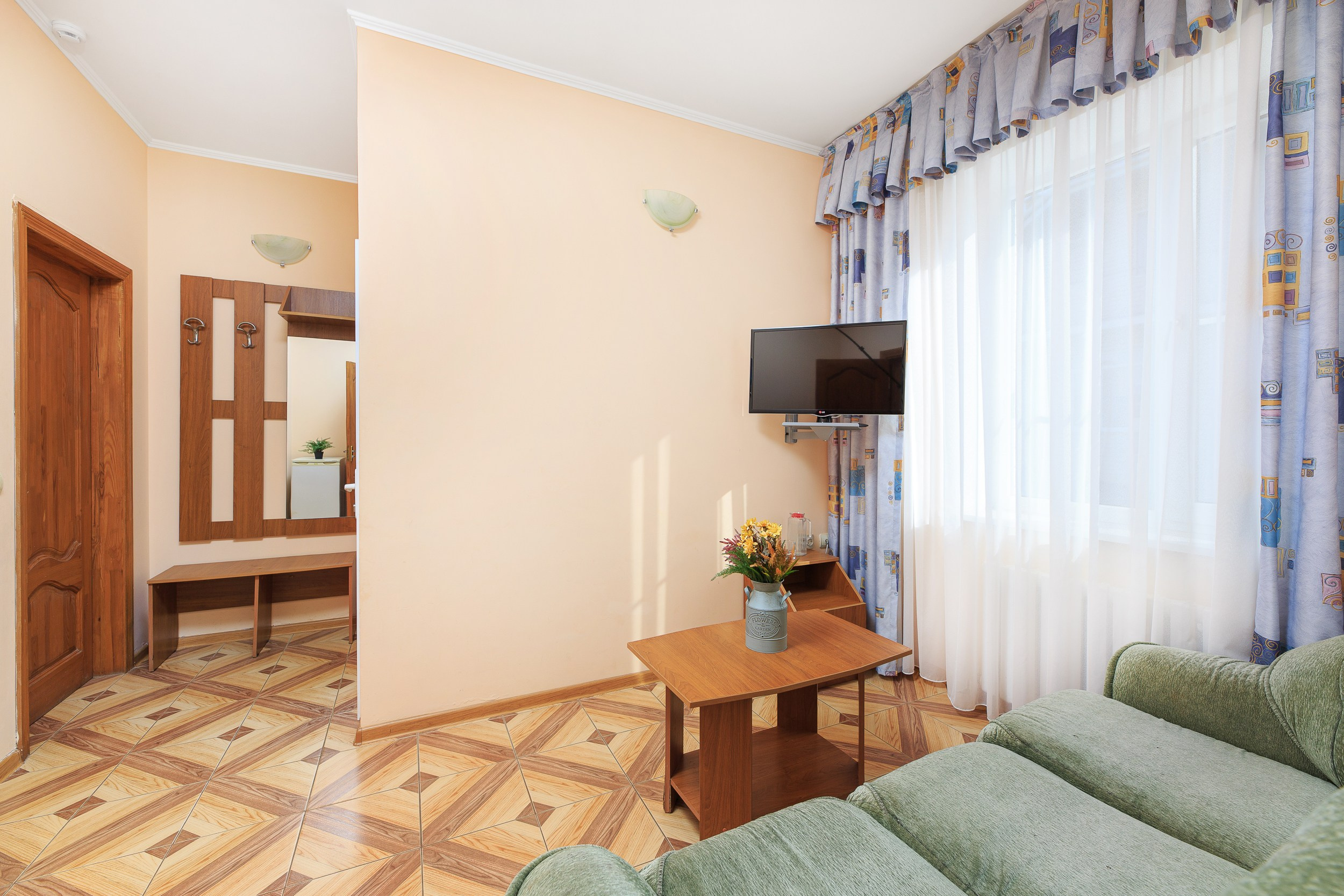 Фотосъёмка номеров с дополнительным освещением. Профессиональная фотосъёмка интерьеров, предметная фотосессия еды для меню г. Анапа