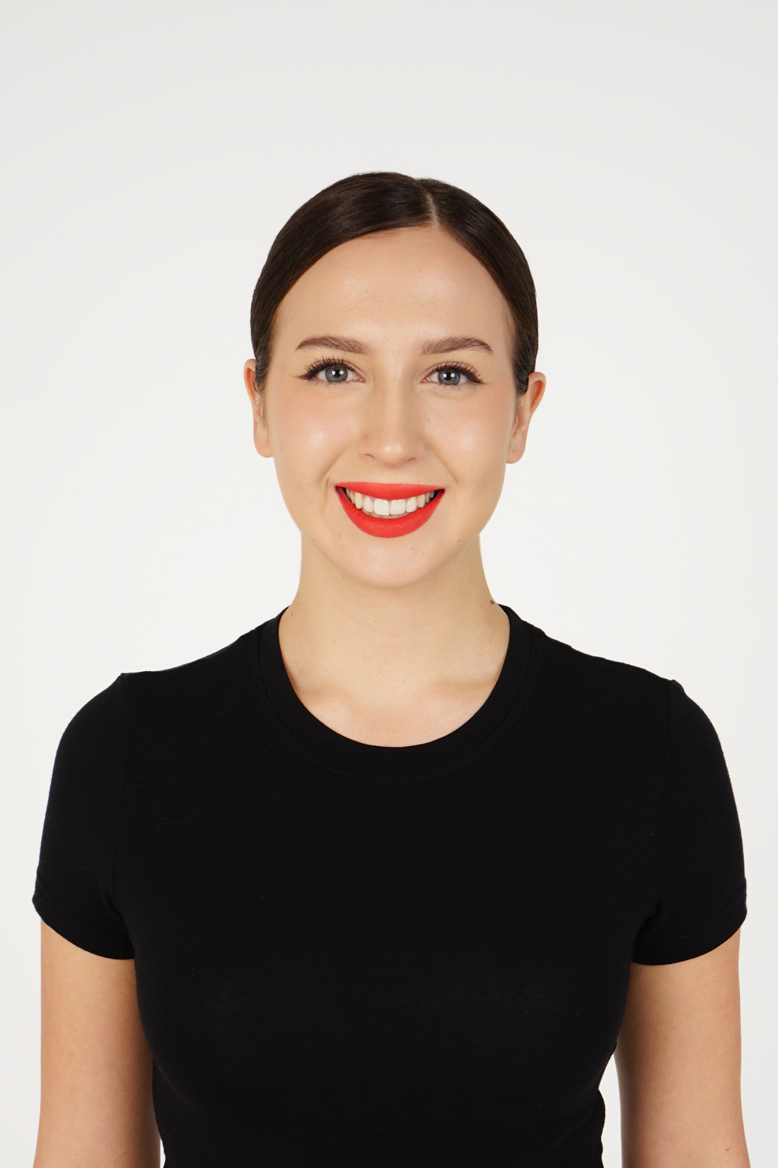 Съёмка для резюме Emirates / Etihad и др. Женский фотограф в Химках Алёна Ленёва