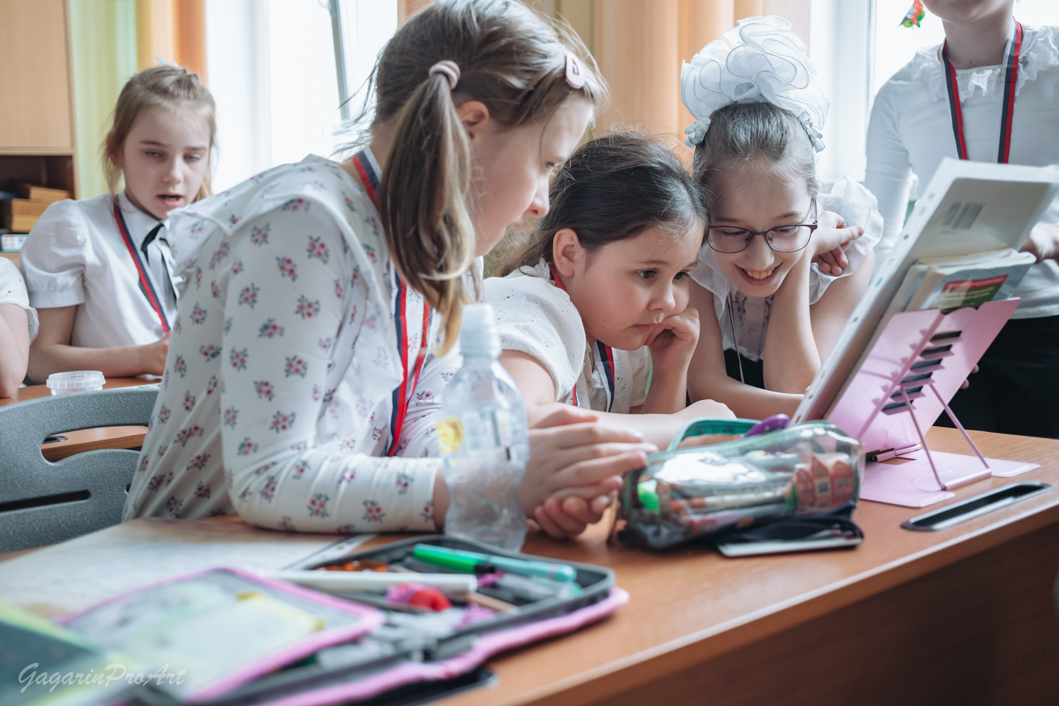 Репортаж в школе на выпускной. Фотограф на выпускной. GagarinProArt