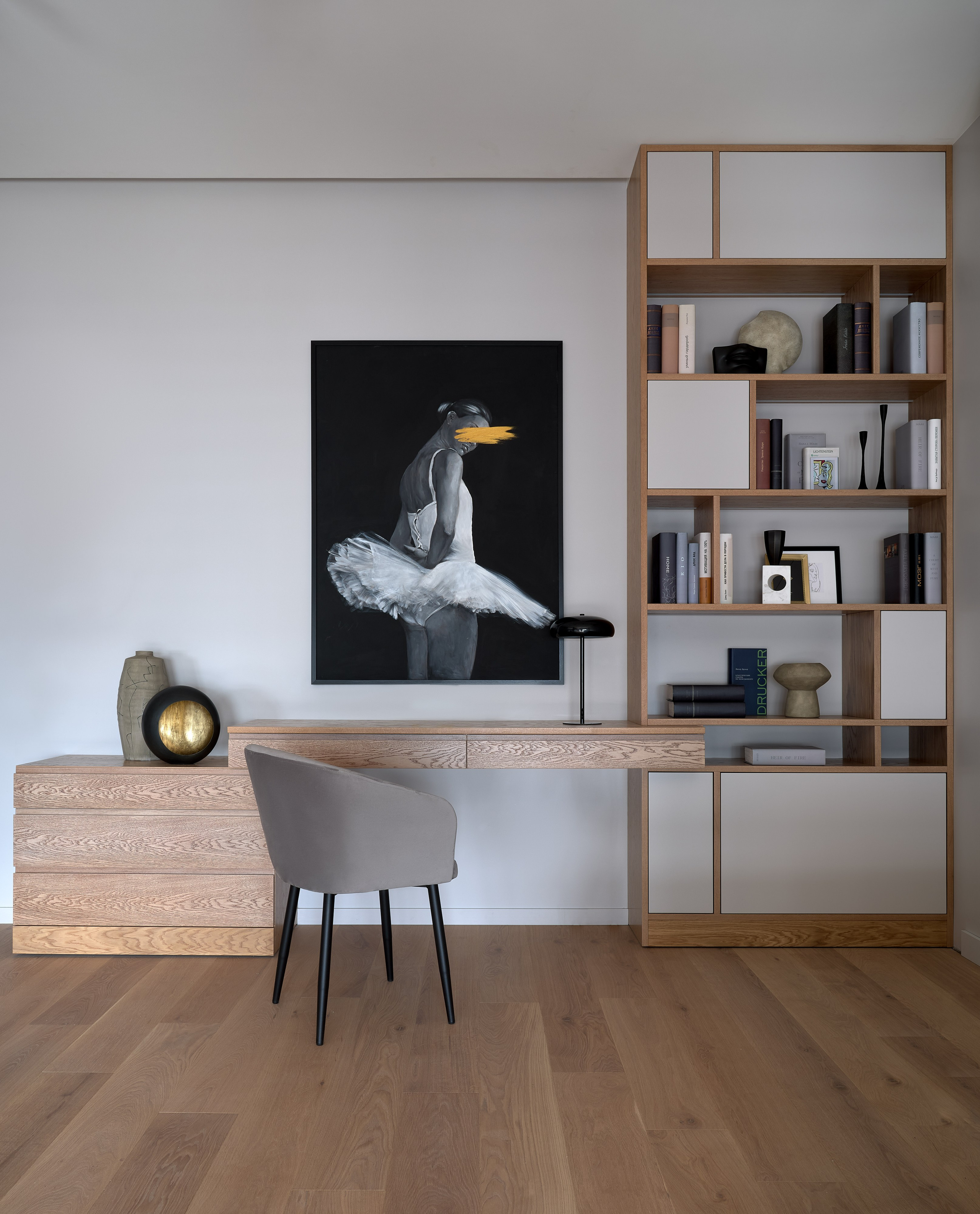 Монохром и деревянные акценты. Фотограф Наталья Вершинина