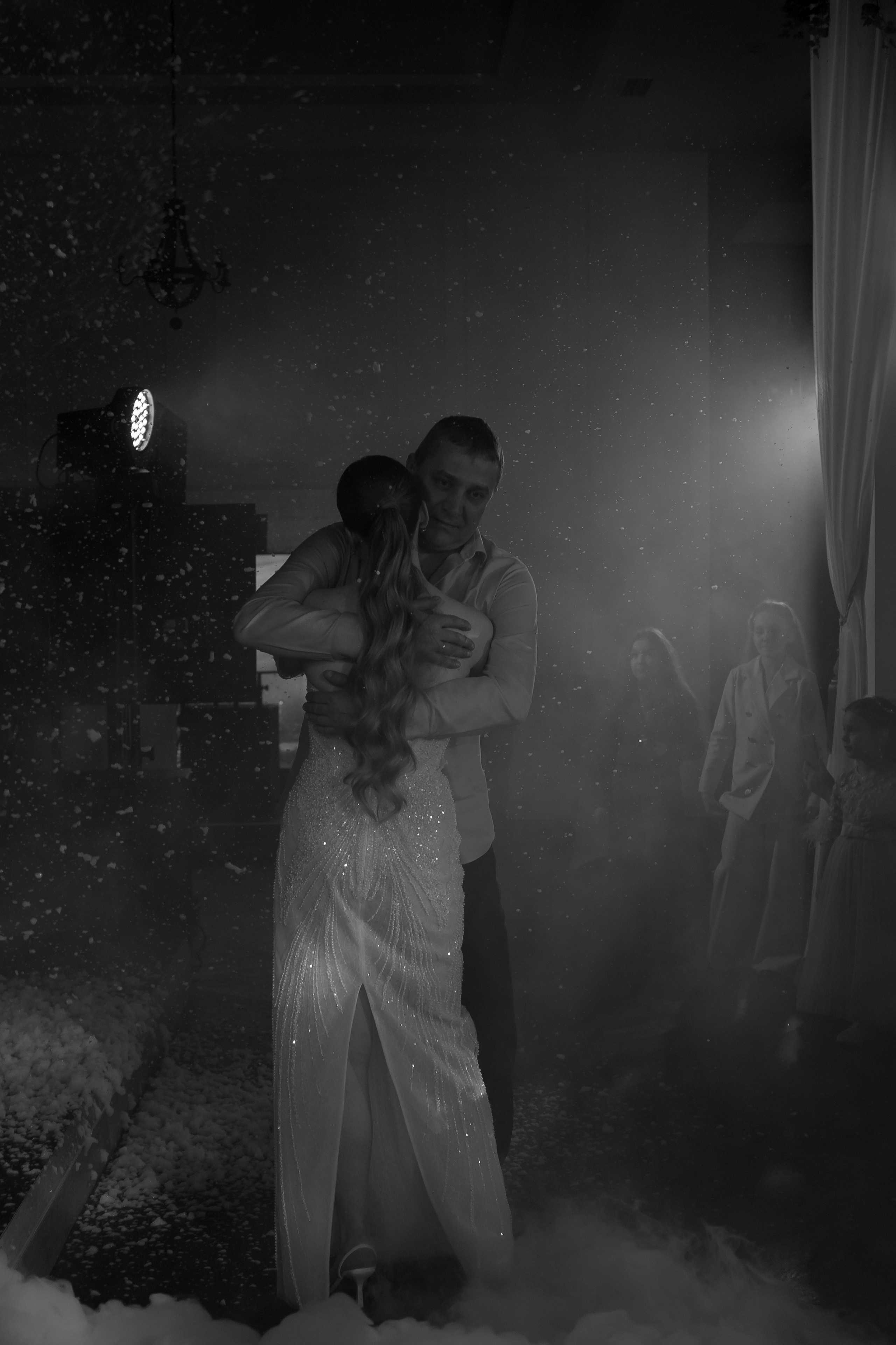 ТАНЕЦ С ПАПОЙ СВАДЕБНМ БАНКЕТЕ (СНЯТО В СИБИРЕ В НИЖНЕВАРТОВСКЕ). Профессиональный фотограф, Санкт-Петербург — Виктория Богомолова