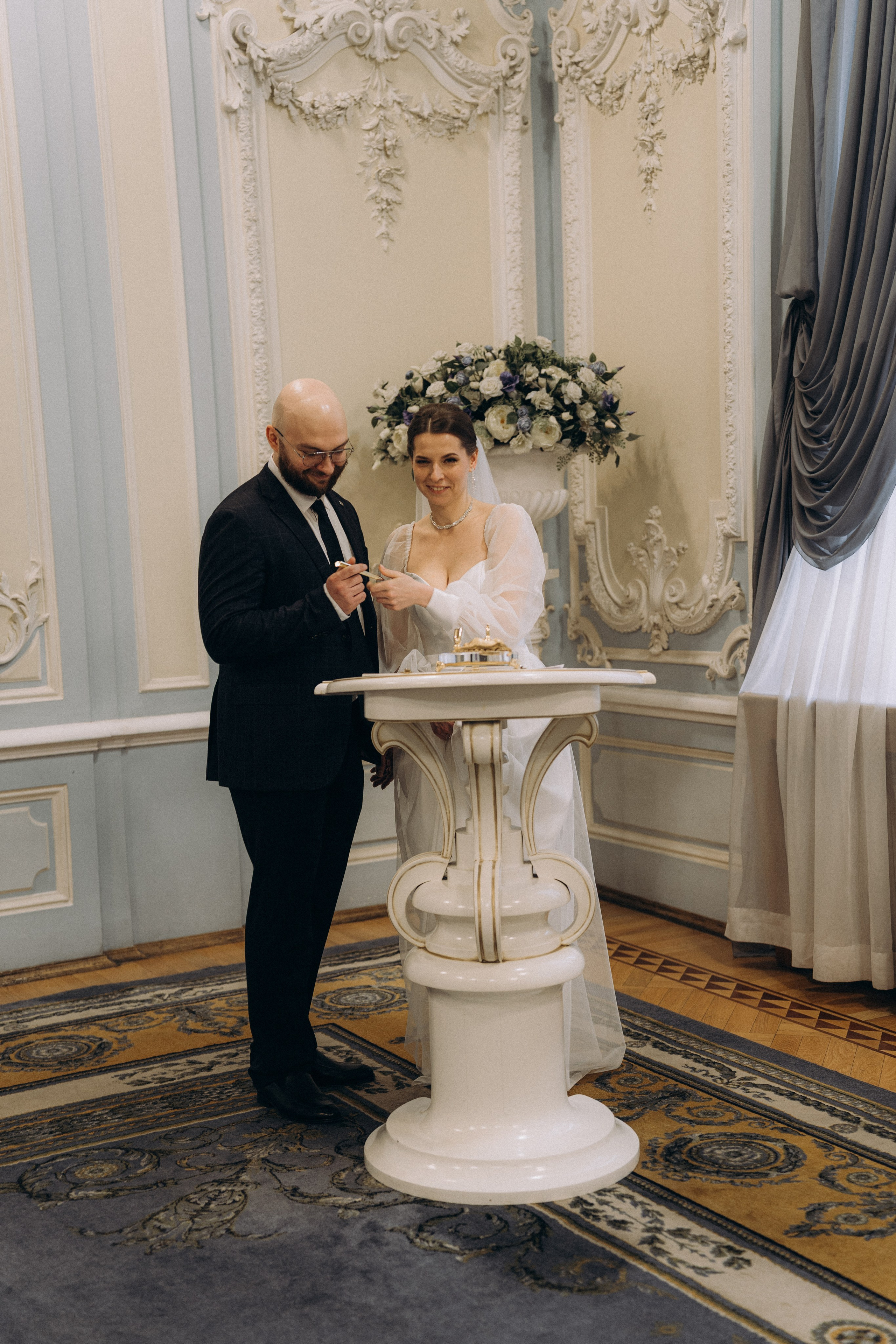 СВАДЕБНАЯ СЬЕМКА ВО ВТОРОМ ДВОРЦЕ (ДЕКАБРЬ) ТАКЖЕ СЬЕМКА В СТУДИИ НА ЧЕРНЫШЕВСКОЙ. Профессиональный фотограф, Санкт-Петербург — Виктория Богомолова