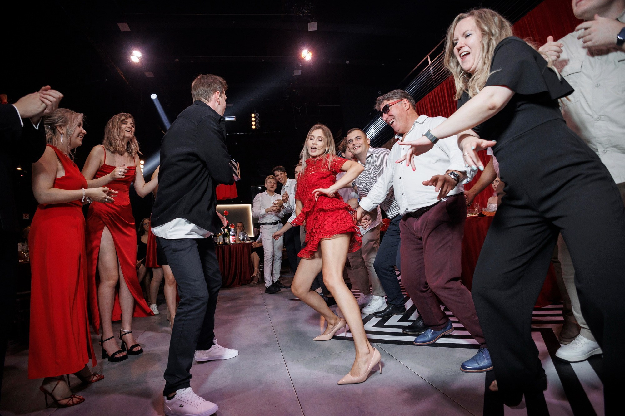 Свадебная фотосессия в красных тонах. Свадебный фотограф в Нижнем Новгороде и Москве Сергей Воробьев