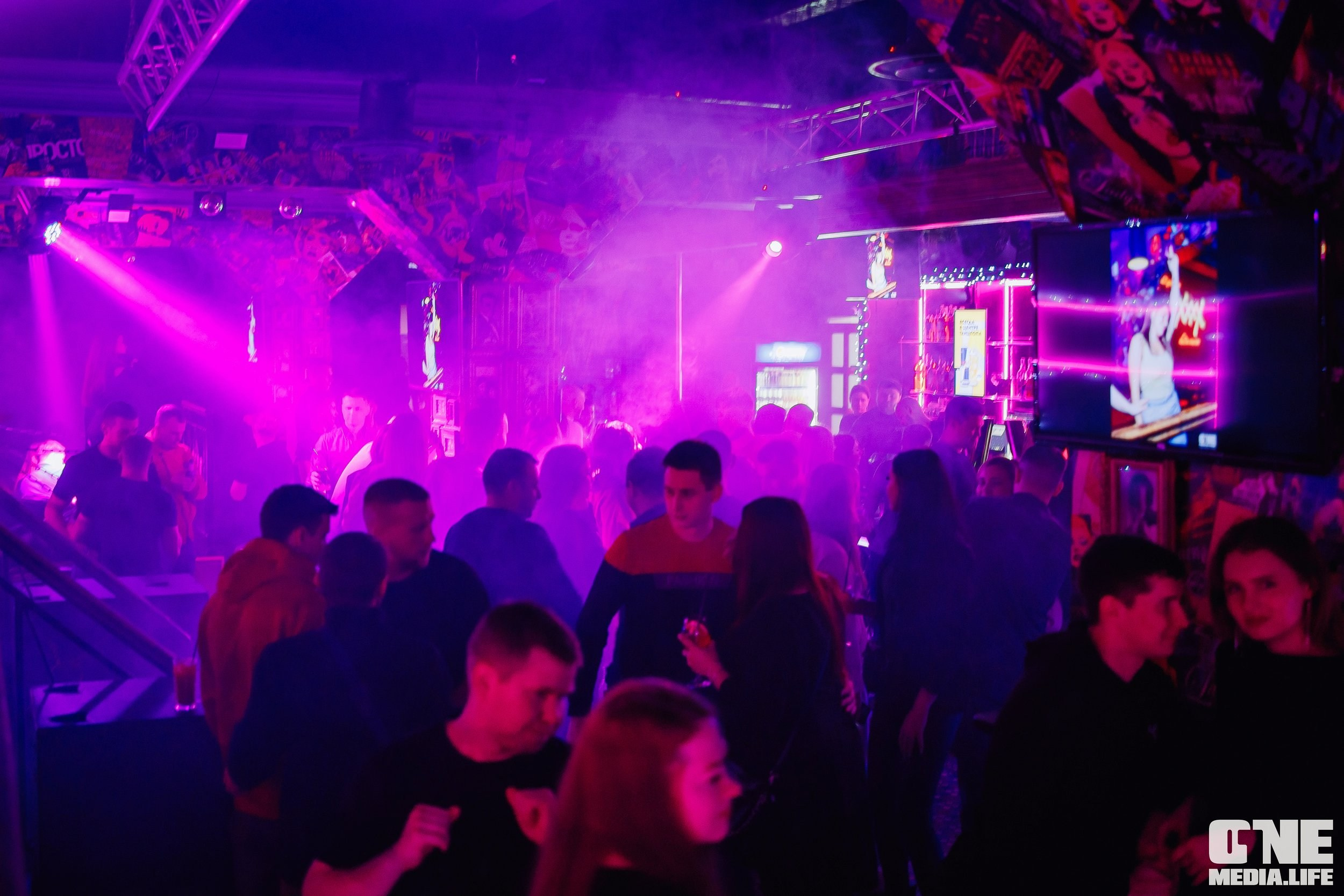 Фоторепортаж из бара XxxX. One Media Life: фоторепортажи, фотоотчеты с мероприятий и заведений