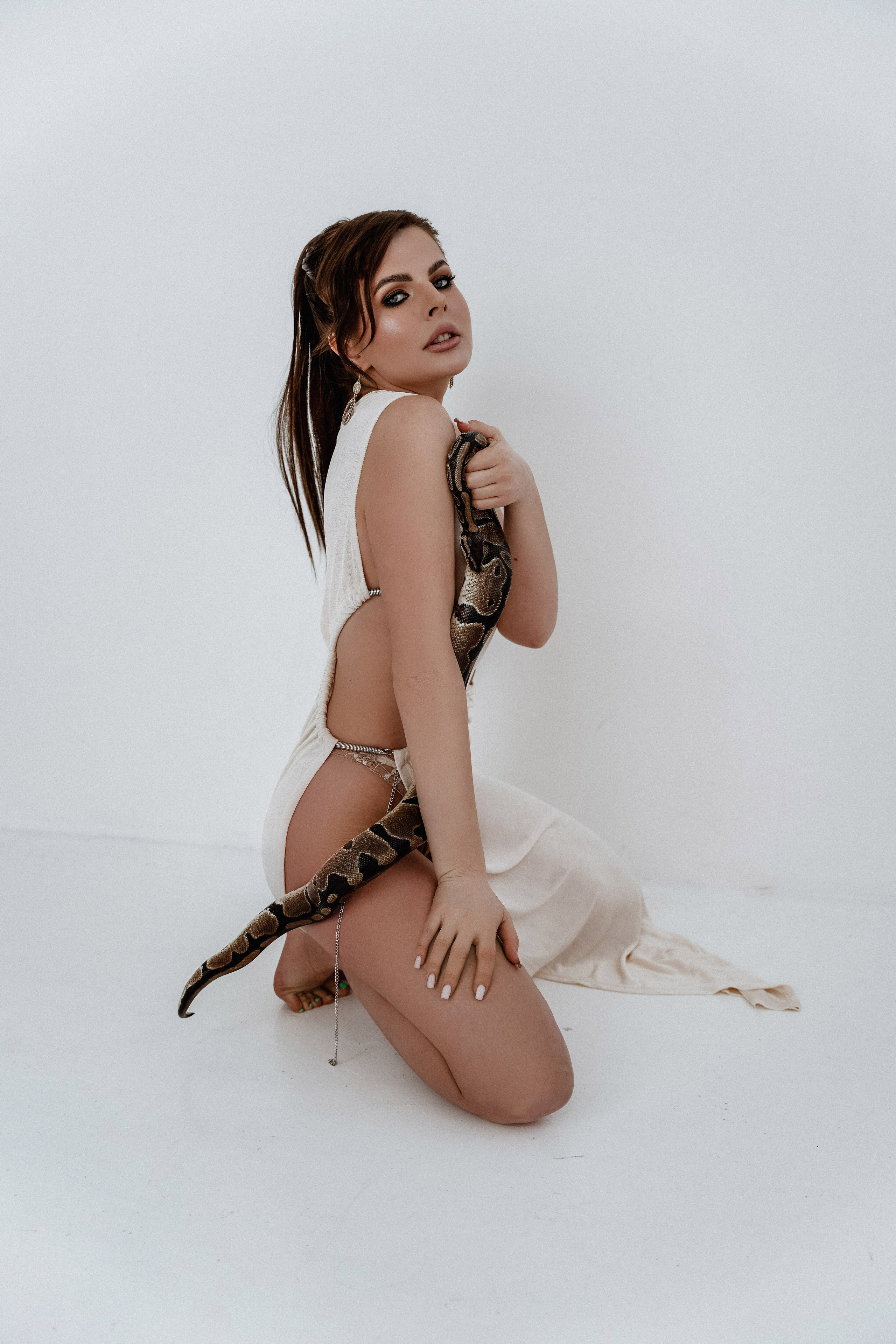 Дина — фотосессия со змеёй. Фотограф в Смоленске Ольга Давыдова