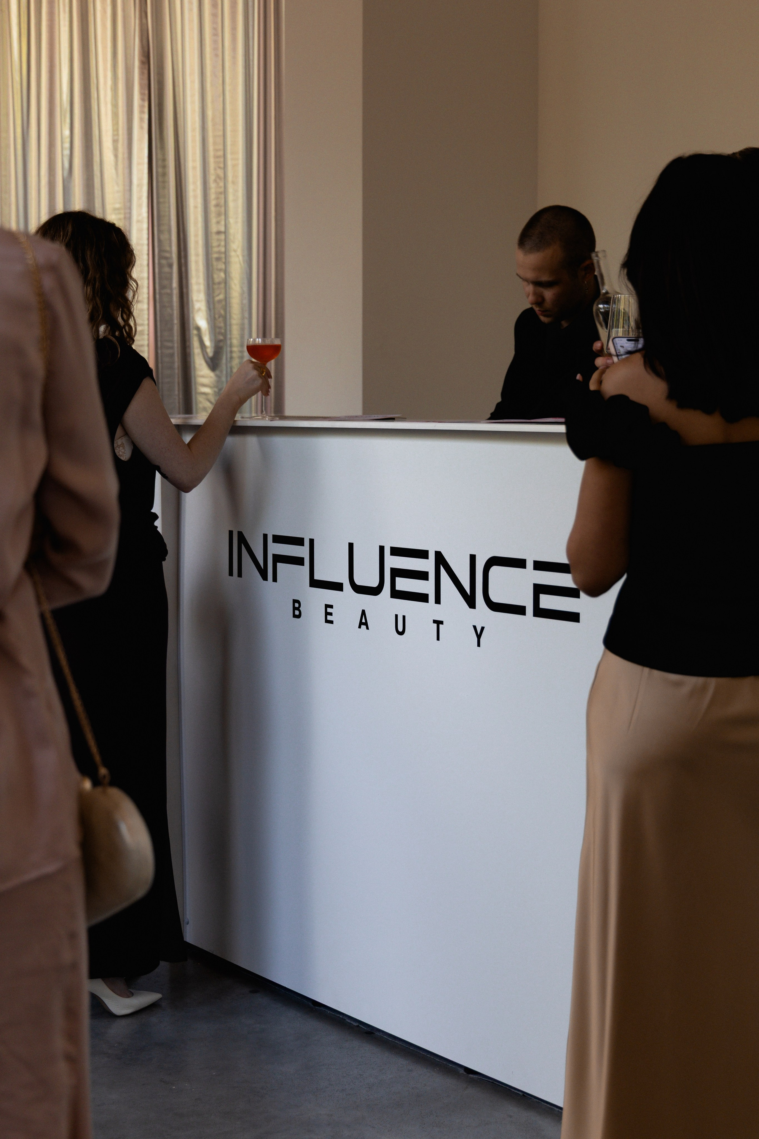 INFLUENCE. Репортажный фотограф Сурков Артем Москва