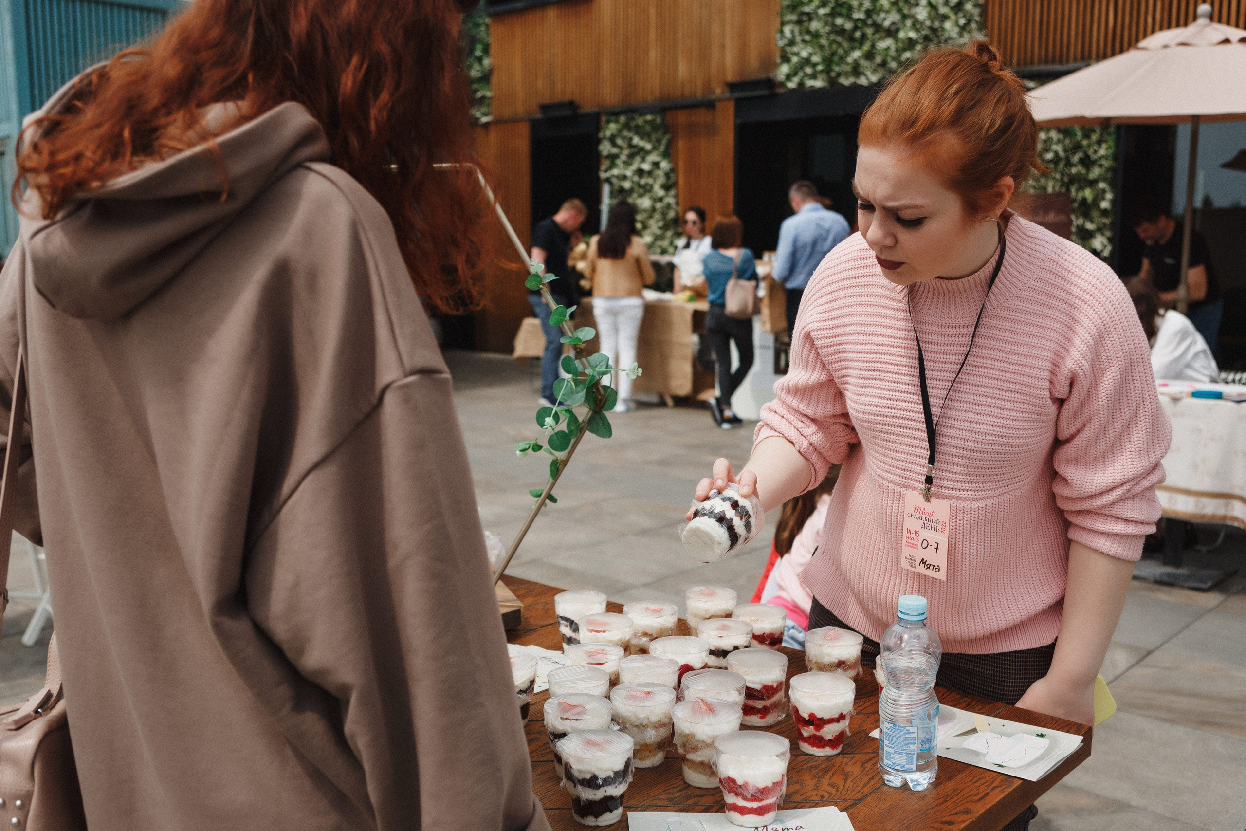Моменты: Съёмка букета невесты в ТРЦ Большой, Ростов-на-Дону. Свадебный и семейный фотограф в Таганроге Бакарюк Антон