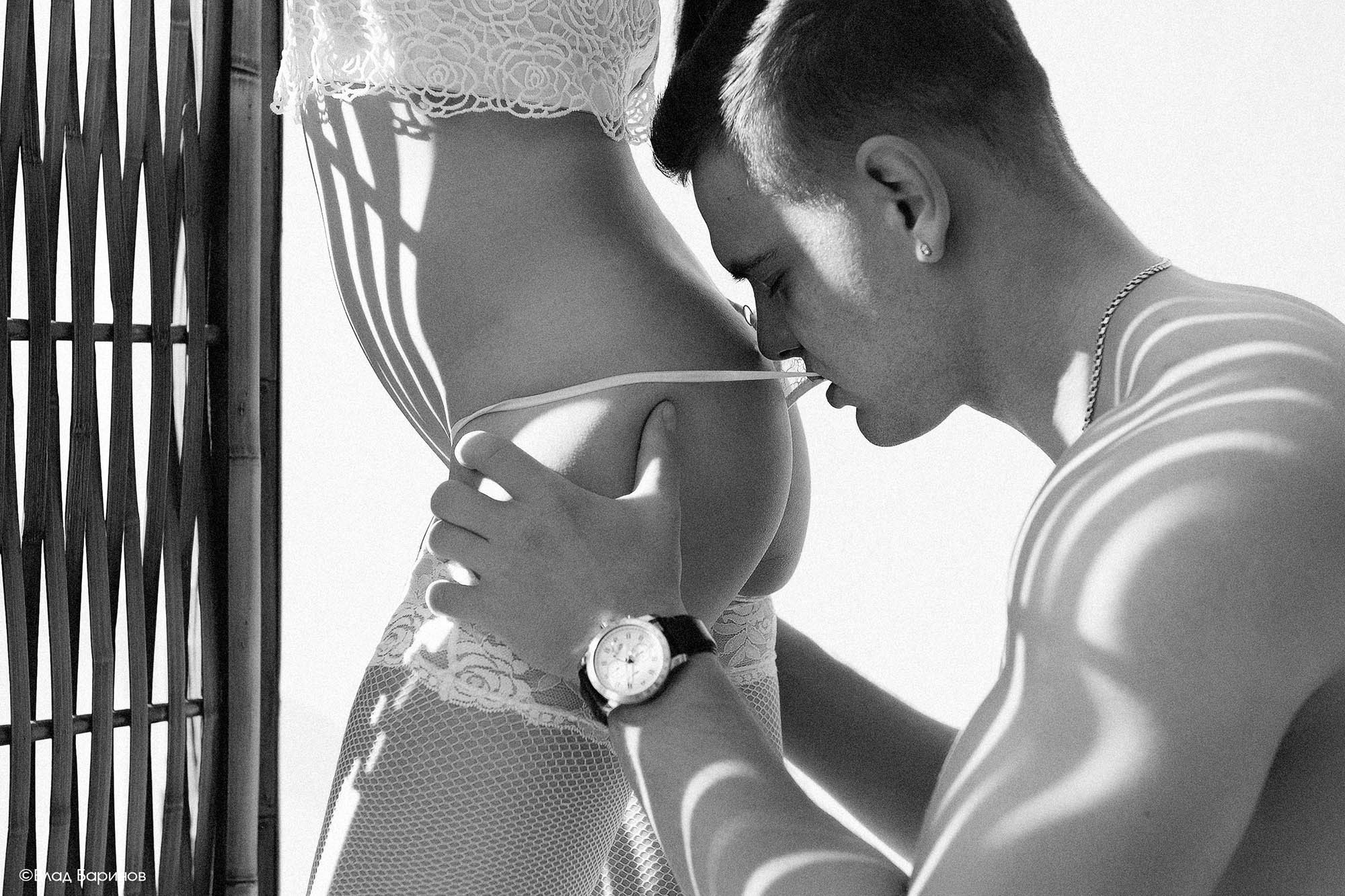 чувственная фотосессия в фотостудии