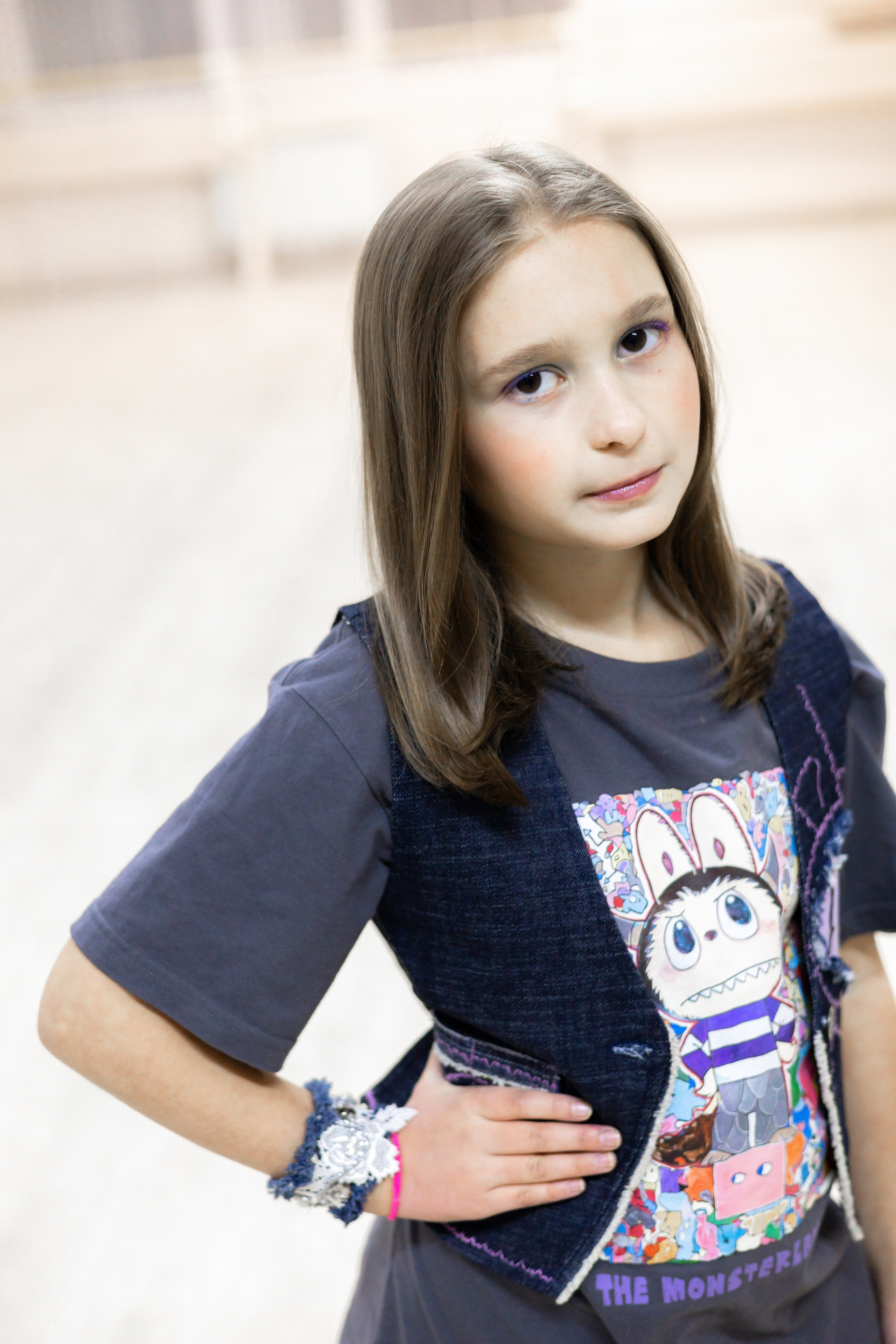 Урок «цветного» макияжа для Театра моды. Школа для девочек во Владивостоке — Само Совершенство