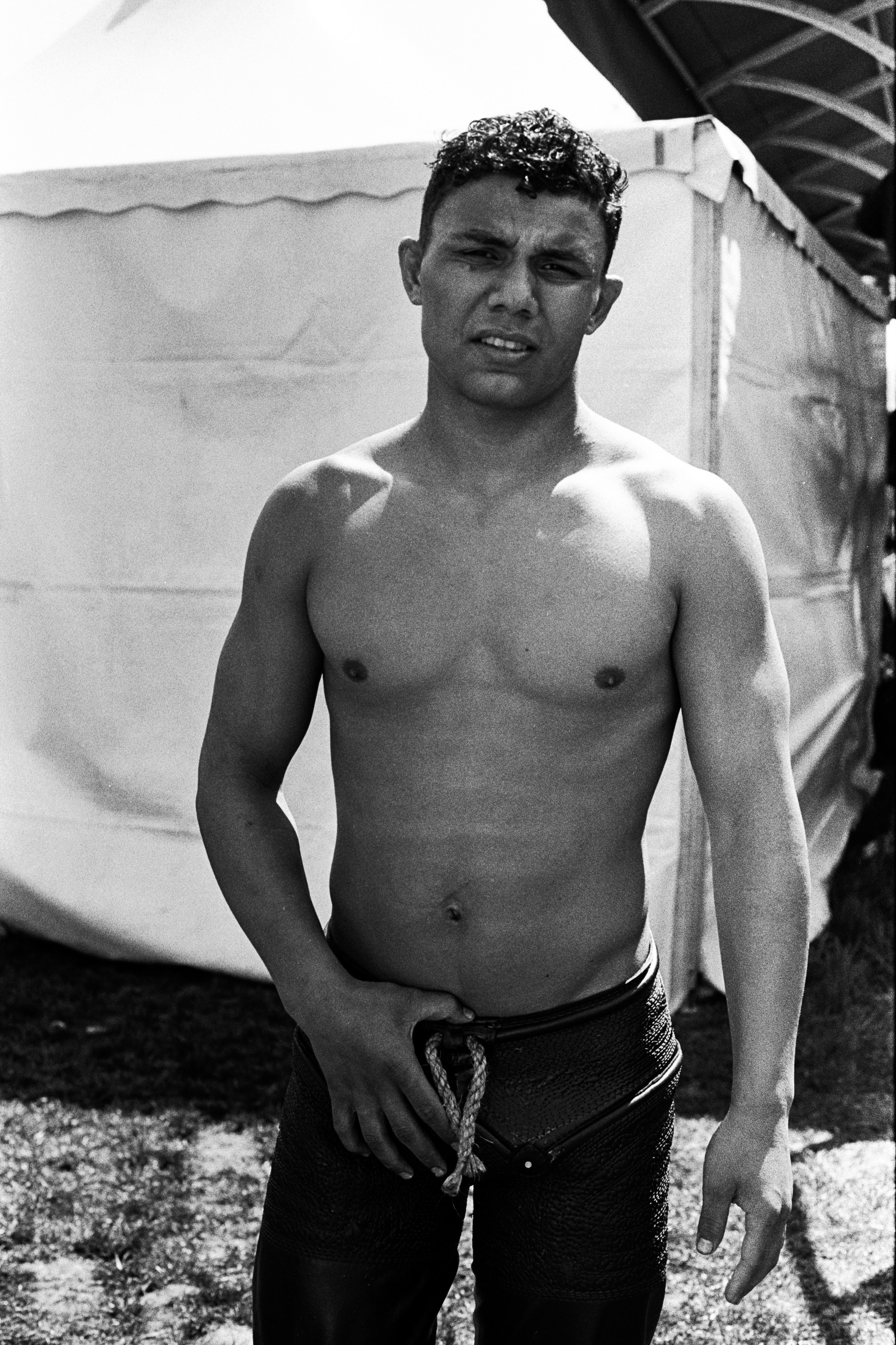 Wrestlers (Istanbul. 30.04.2023). Eduard Savosin | Documentary & Portrait Photographer in Paris