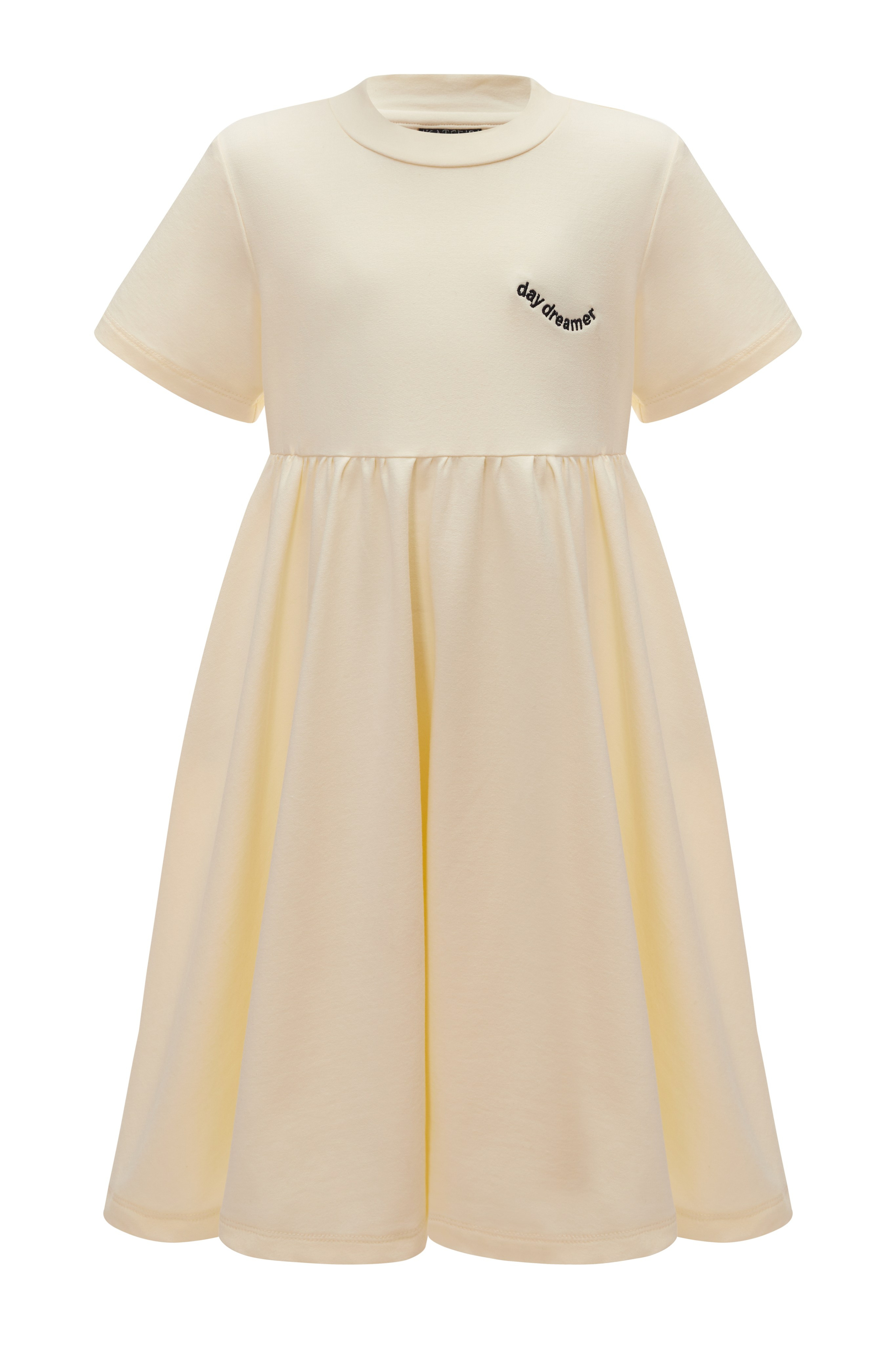 «Профессиональная каталожная фотосъемка детской одежды на манекене с акцентом на детали»