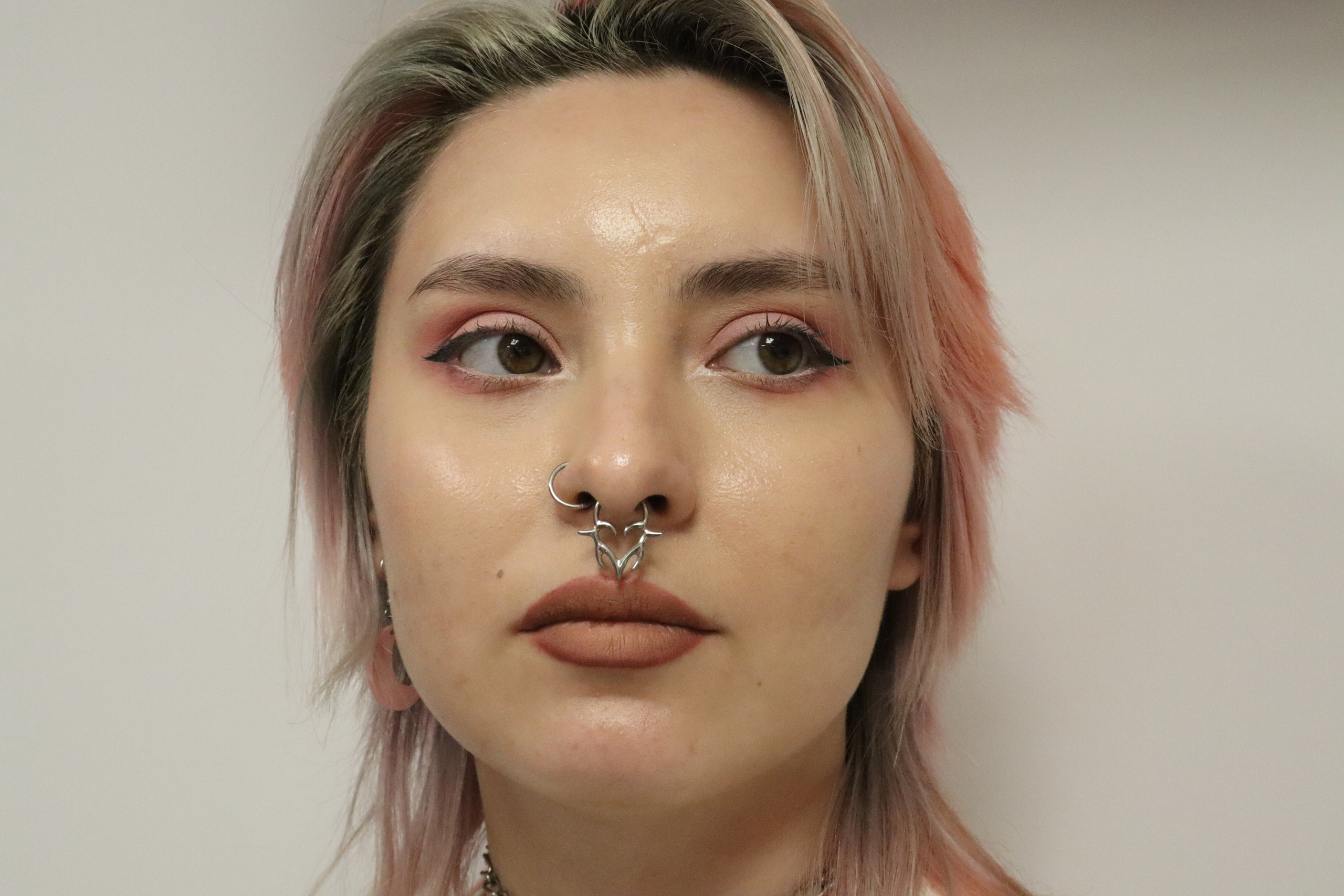 Piper Sweet smokes. Фотограф