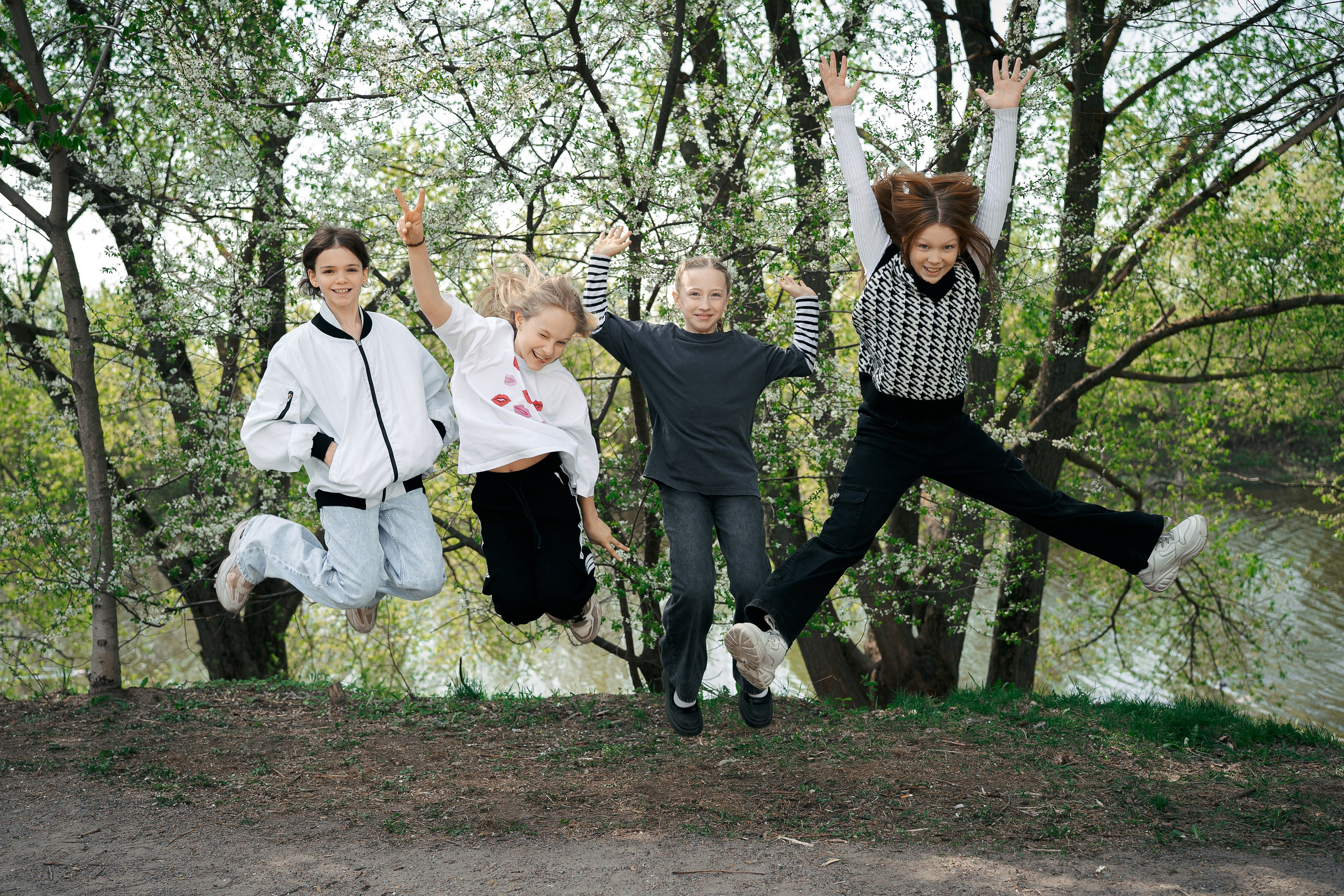 Прогулки в школьном дворе. Фотограф Казакова Анастасия