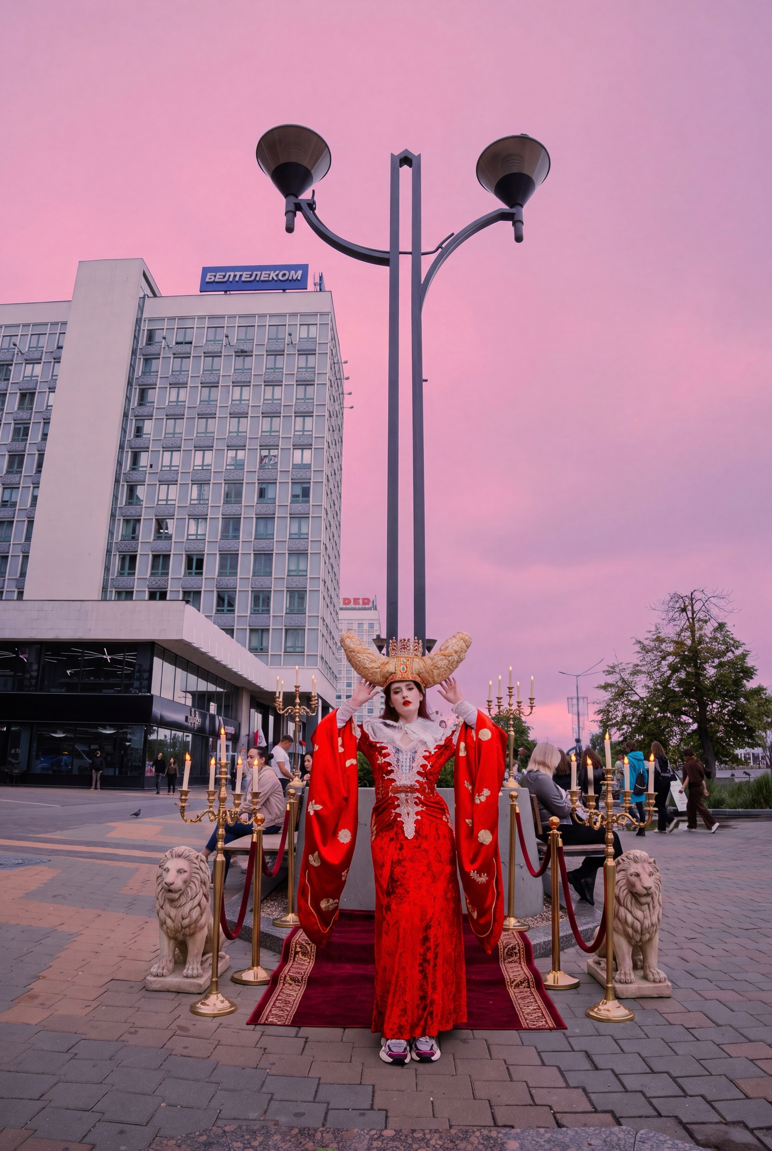 Королева серого города. Фотохудожница Лина Дрейк