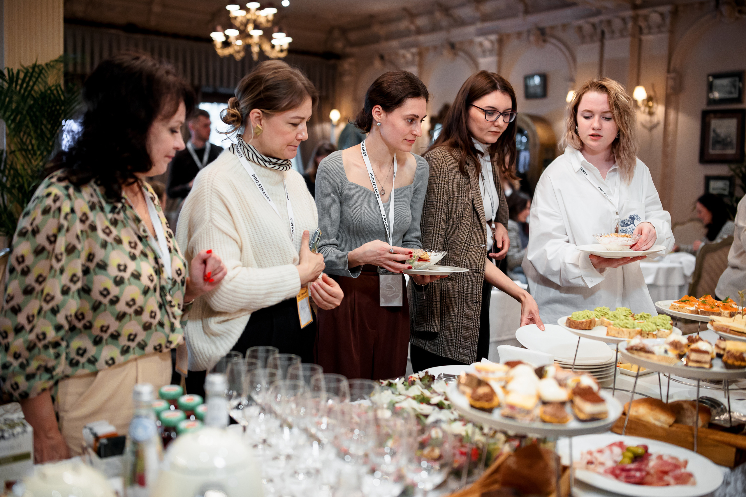 Завтрак закрытого клуба инвесторов Pro.Finansy. Репортажный фотограф Семён Борисов | Москва