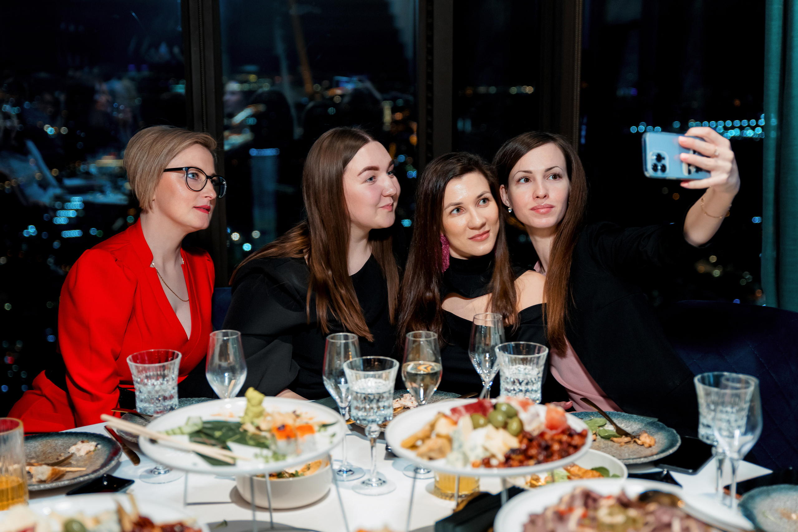 Корпоратив Ольги Гогаладзе — ProFinansy 2023. Репортажный фотограф Семён Борисов | Москва