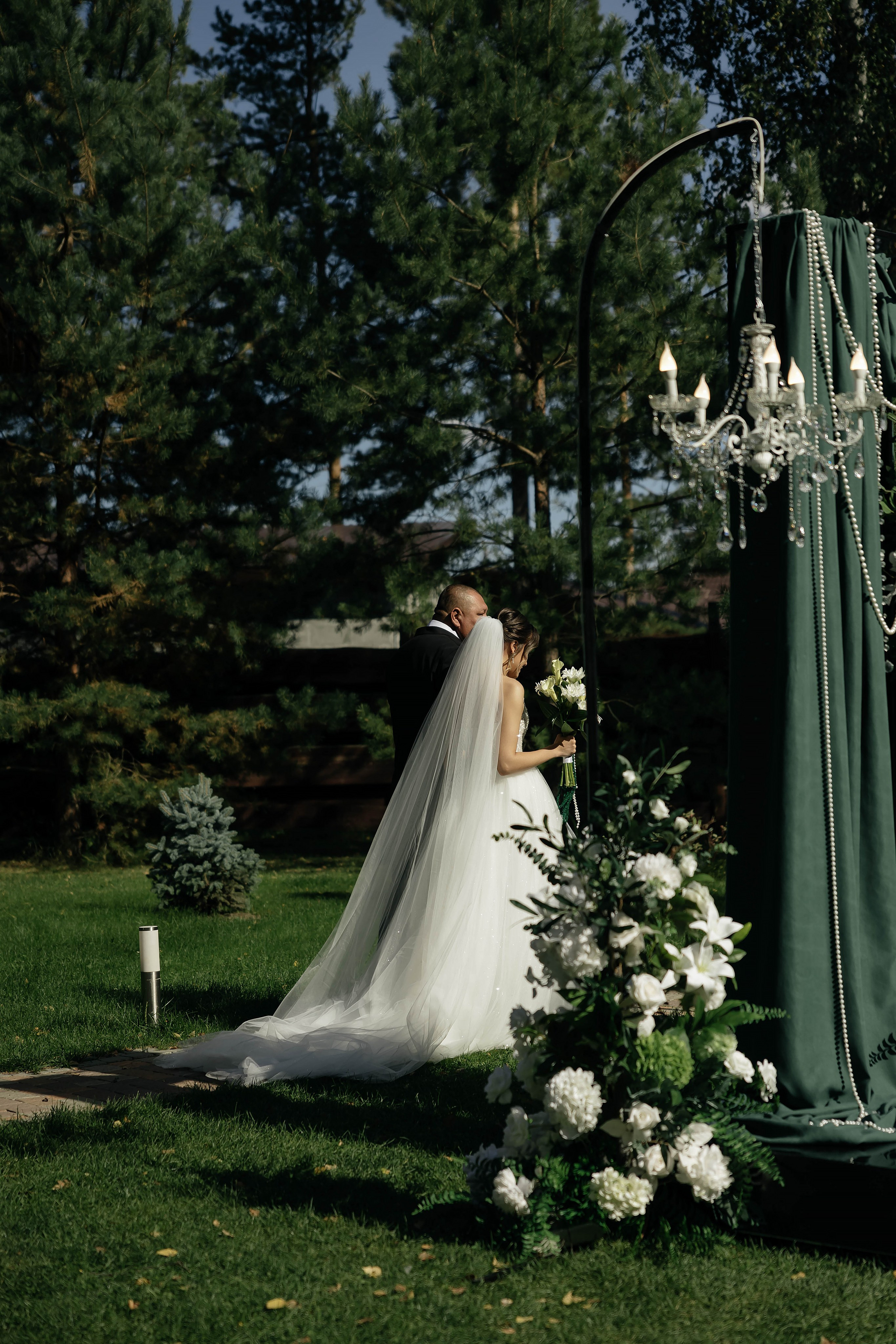 Свадебная история. Лесной Виладж. Свадебный и семейный фотограф Рассказова Виктория
