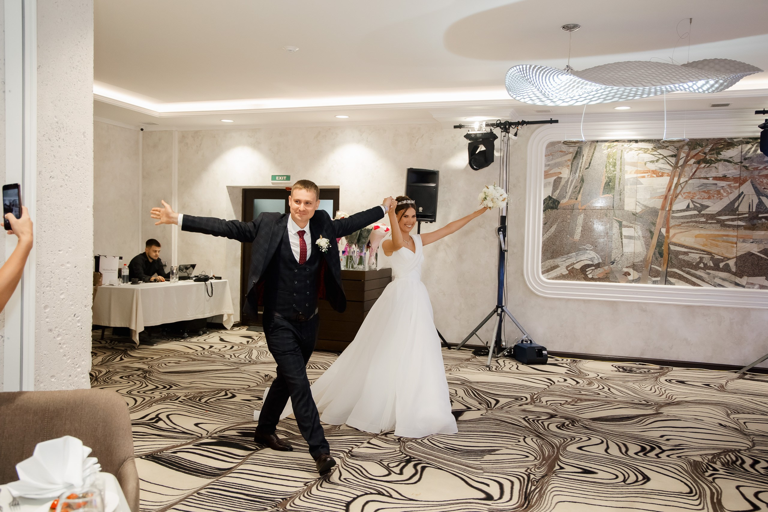 Евгений и Юлия. Совместные сборы. Интурист. Выездная. Фото с Китами. Свадебный фотограф в Хабаровске