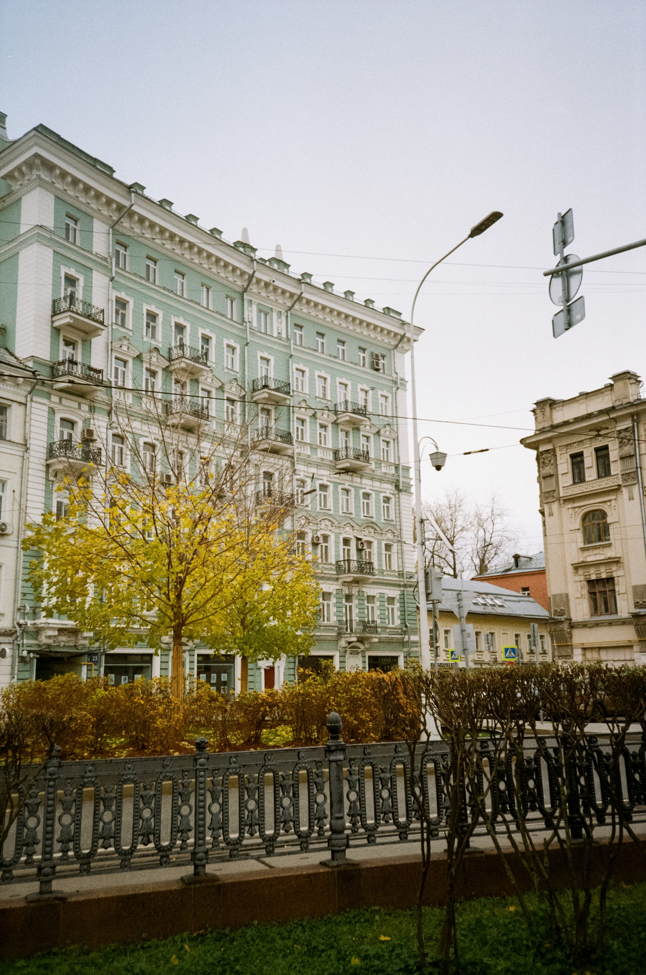 Чистые пруды, Покровка, Потаповский переулок / Cosina CX-1 / Kodak ProImage 100