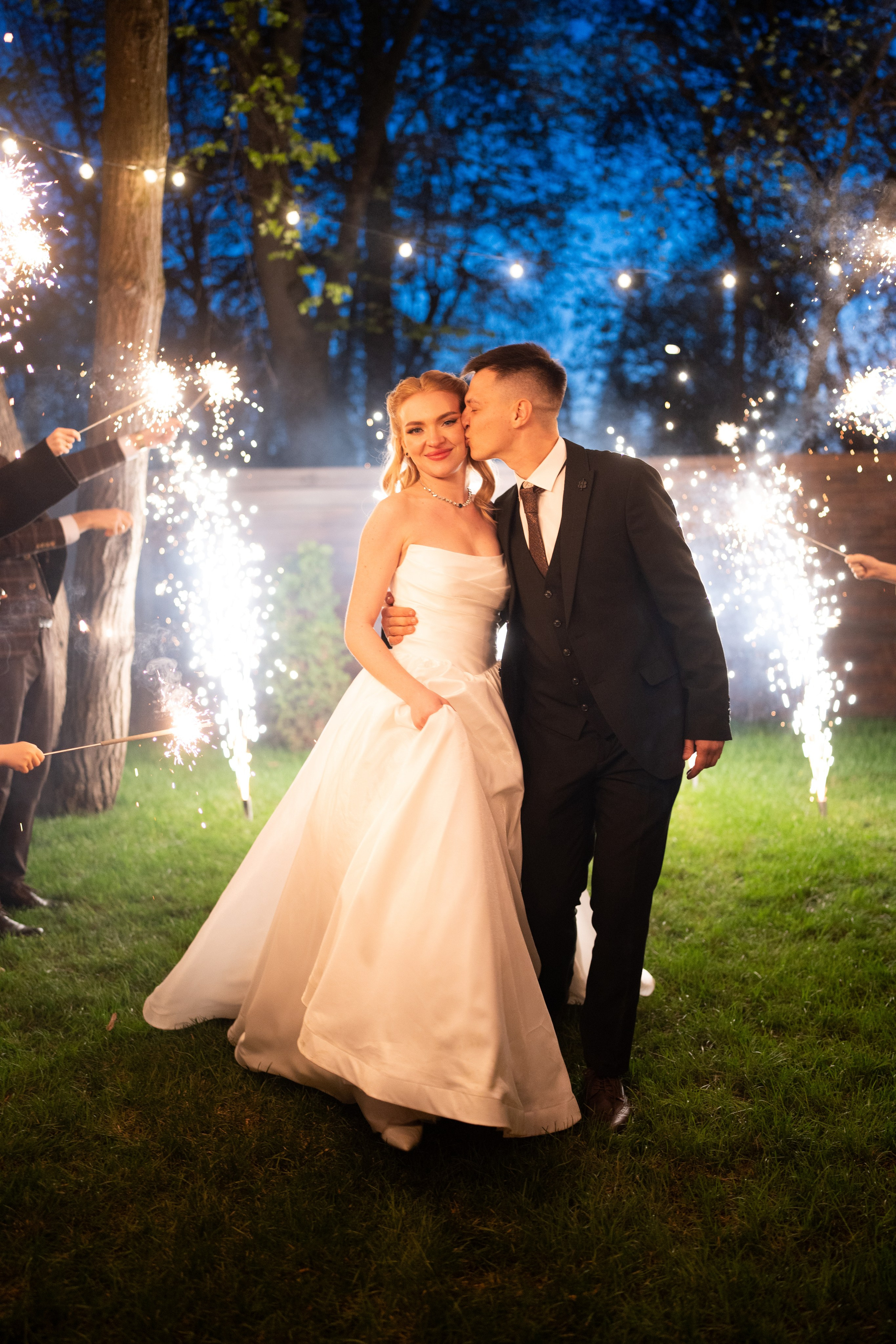 Алиса и Влад. Полный свадебный день (утро, усадьба, прогулка, выездная регистрация, банкет). Дата съемки 26.04.2025. Свадебный фотограф Москва