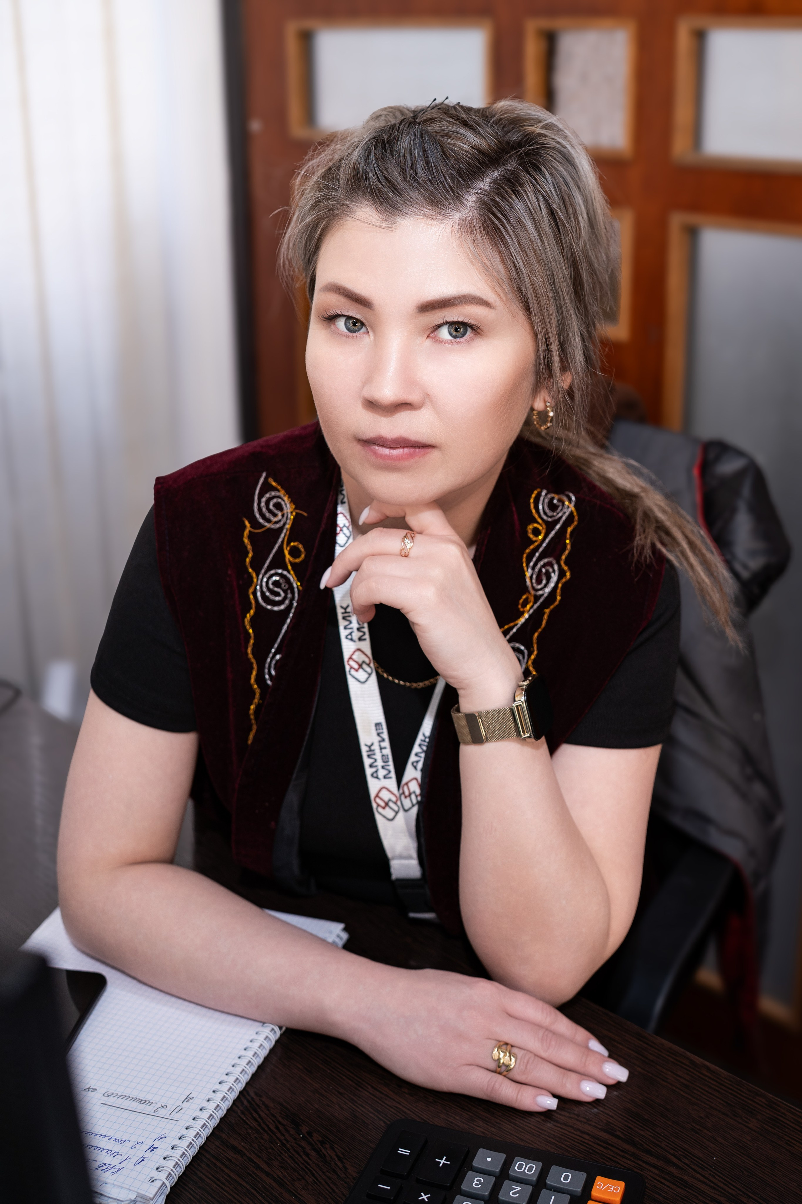 Бизнес портрет для женщин АКМ-Метиз. Семейный фотограф, женский фототерапевт