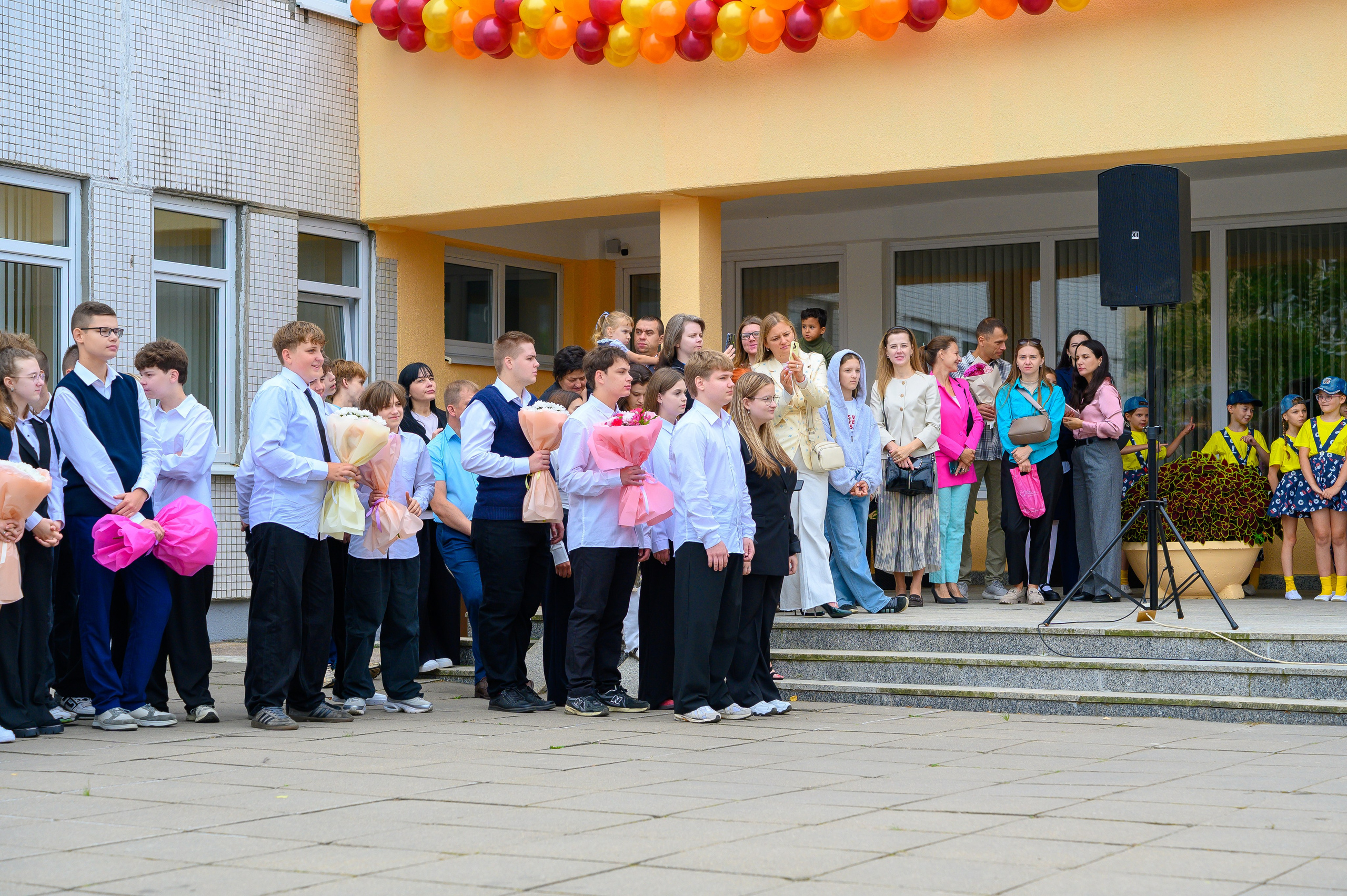 Вот звучит первый звонок, перед этим долгое приготовление к новому этапу в жизни, Яромир идет в школу. Фотоуслуги, услуги фотографа, фотографирование важных событий