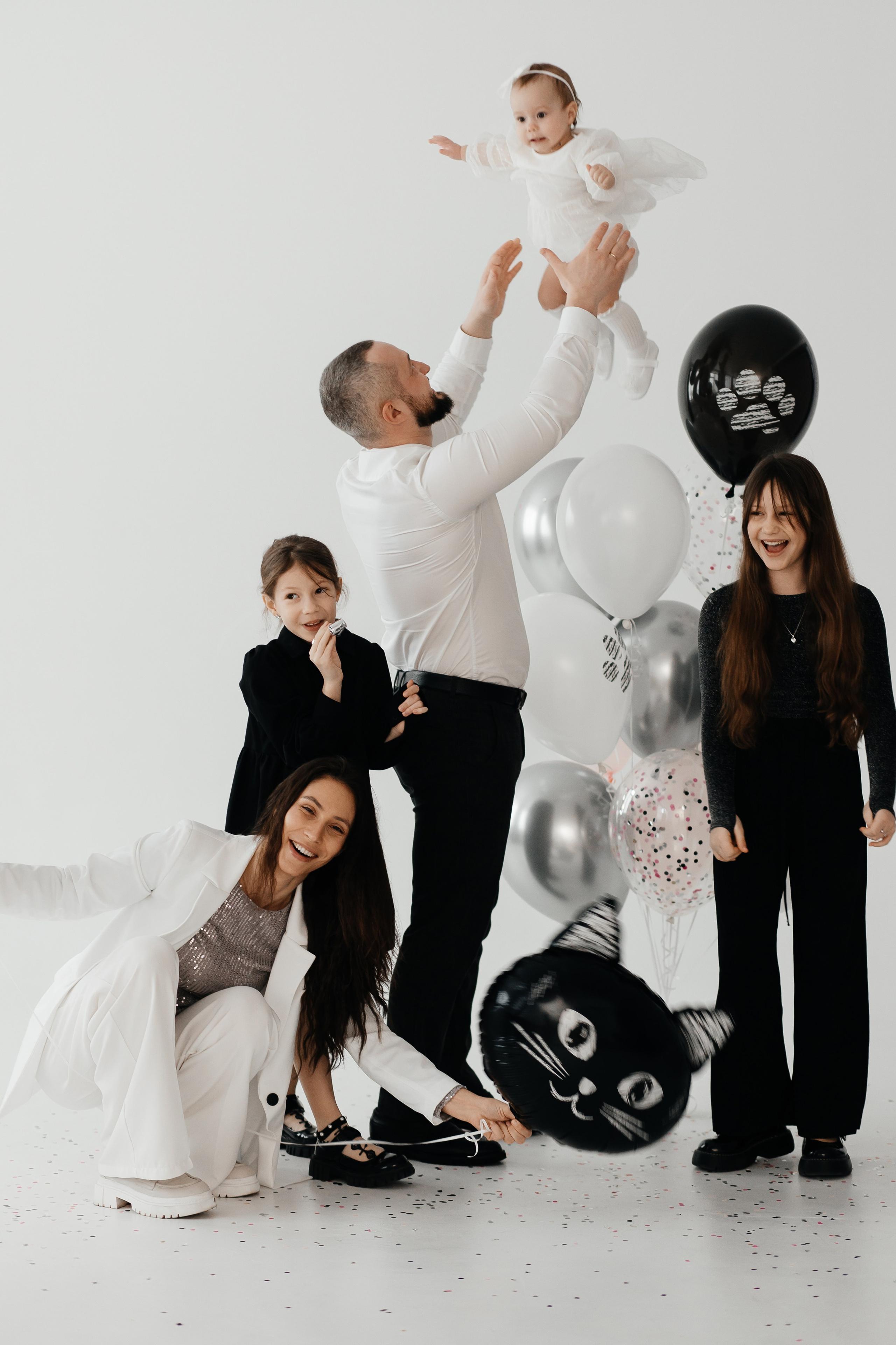 Иван, Валерия, Неонила, Василиса и Есения. Свадебный фотограф Чайковский