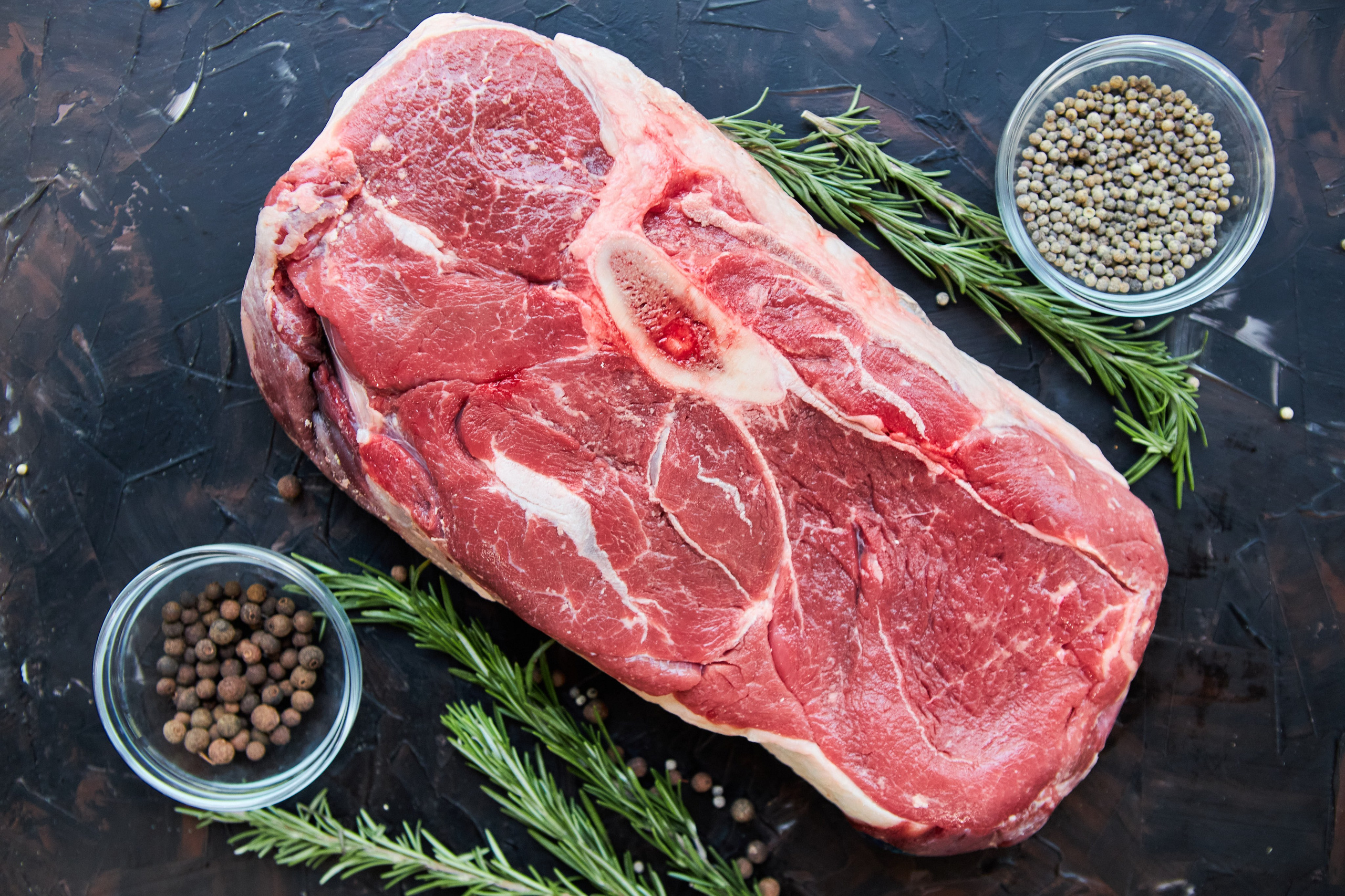 Продукция компании Центральный мясной. Фотохудожник Наталия Кирсанова