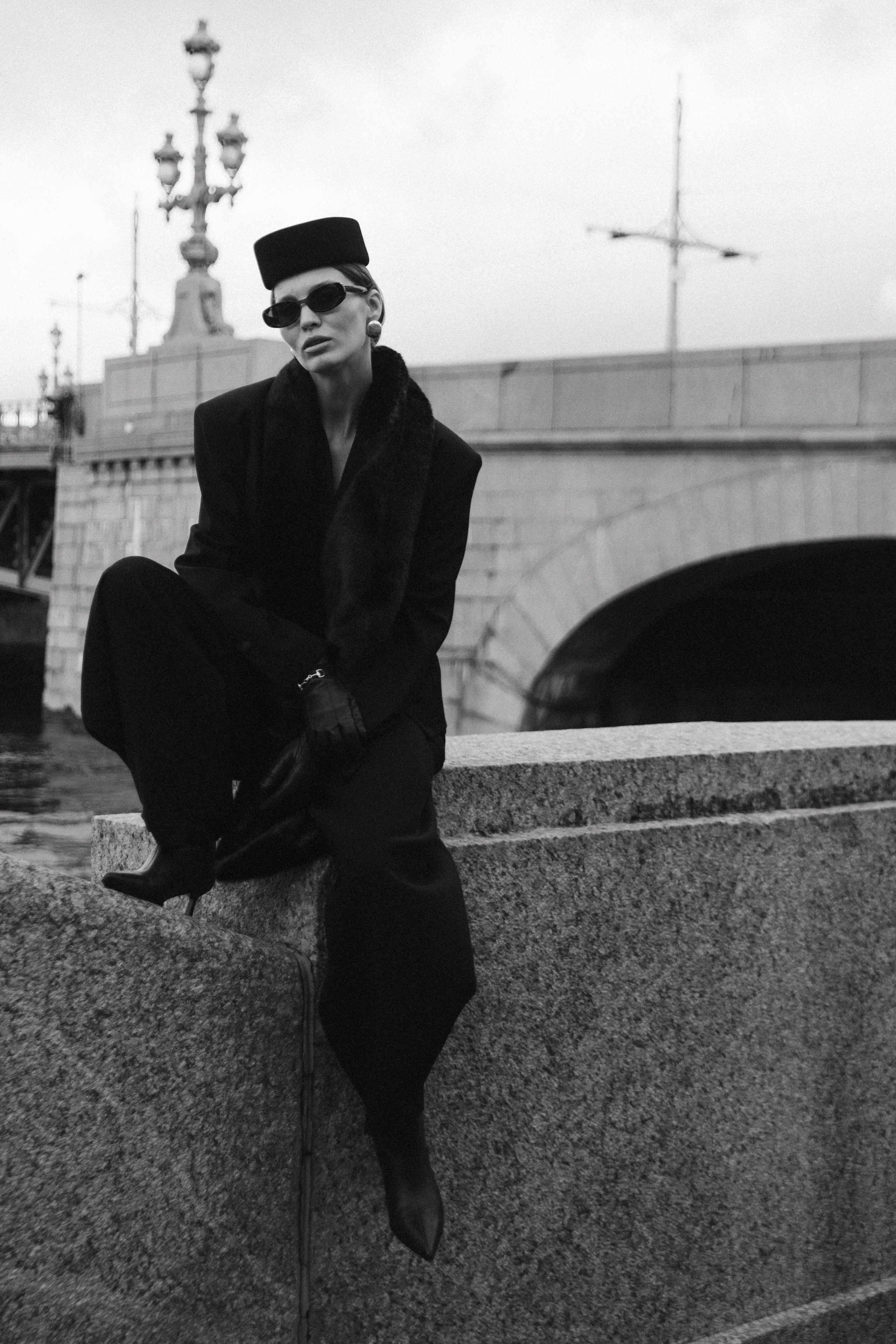 ЖЕНСКИЙ ПОРТРЕТ. О ЛЮБВИ НЕ ГОВОРЯТ.ЕЕ ПОКАЗЫВАЮТ