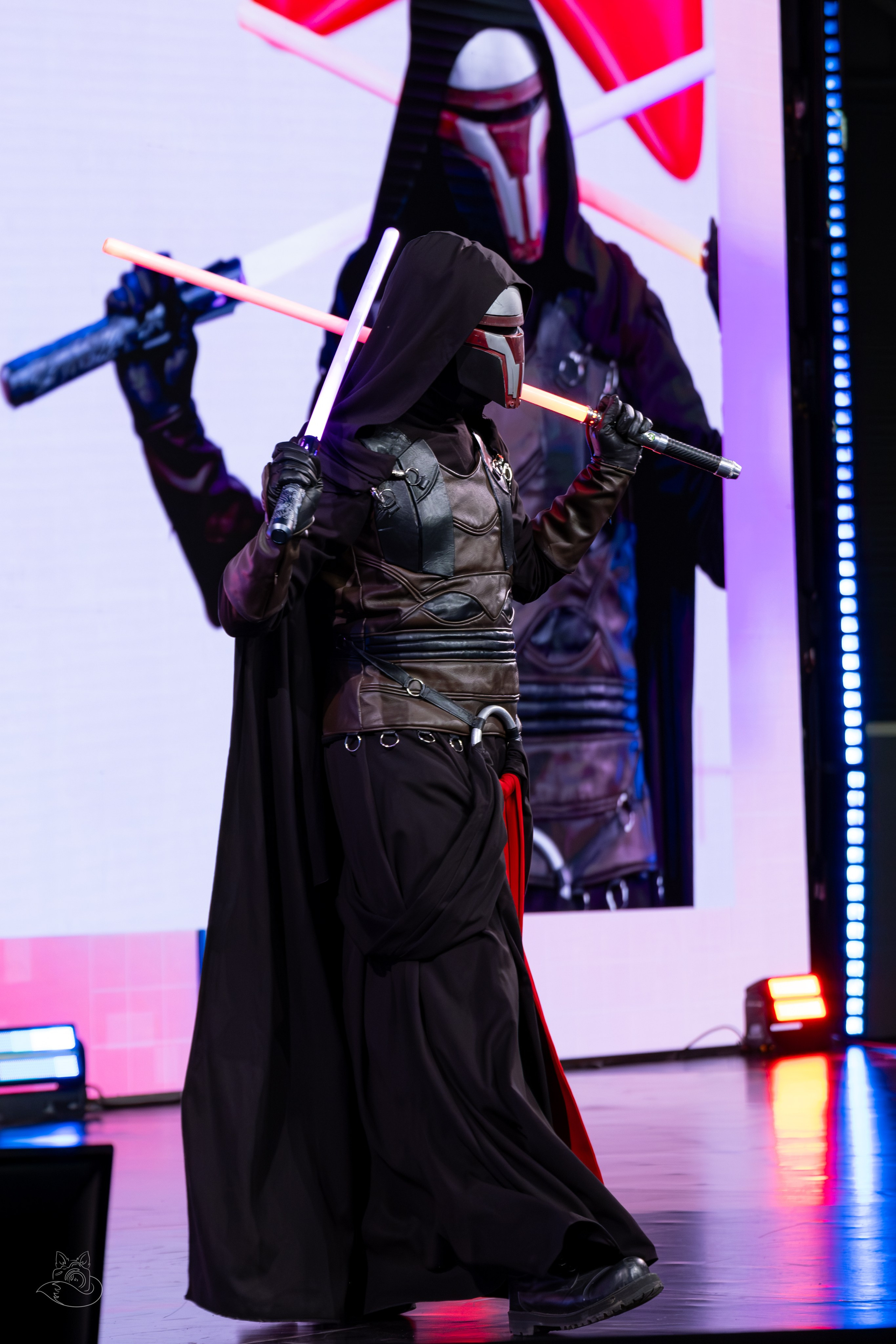 Сцена РЭД ЭКСПО 2024. Косплей фотограф