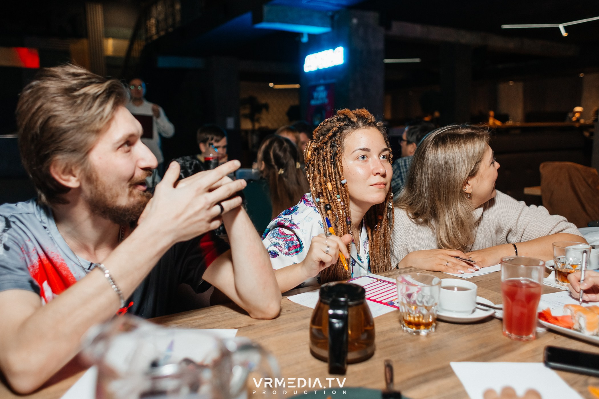 WoW QuiZ в баре «Друзья»