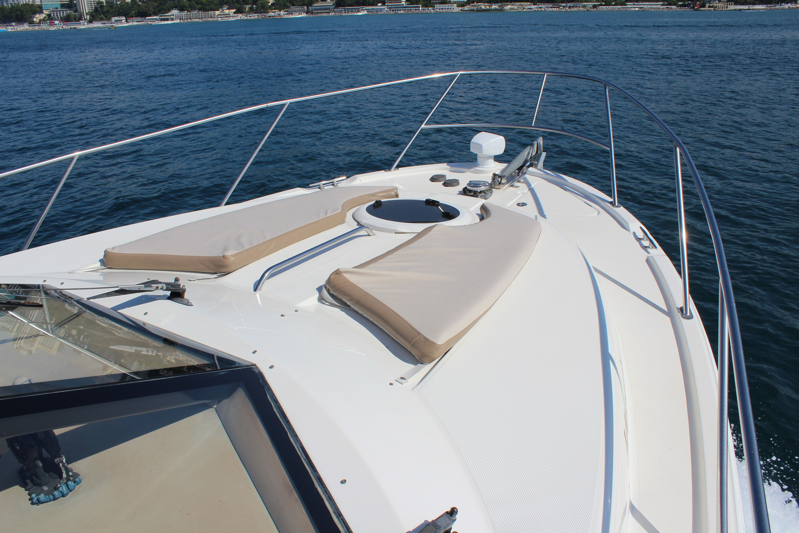 Яхта Меридиан Аренда Яхты в Сочи Яхтанаморе YACHTNAMORE YACHTANAMORE