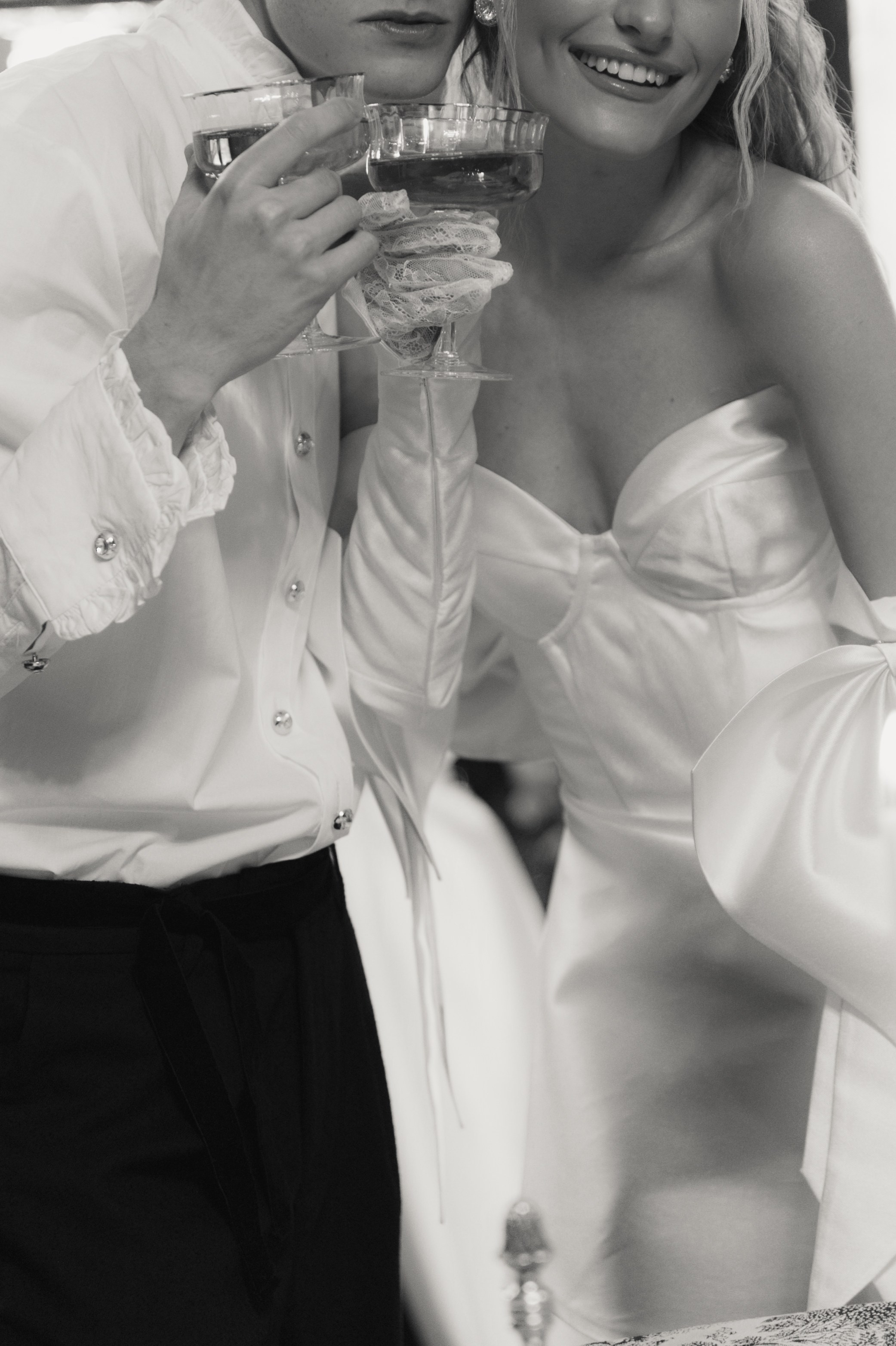 Свадебная съемка в исторической квартире на Чистых прудах. Ярослава Ерина — свадебный фотограф в Москве