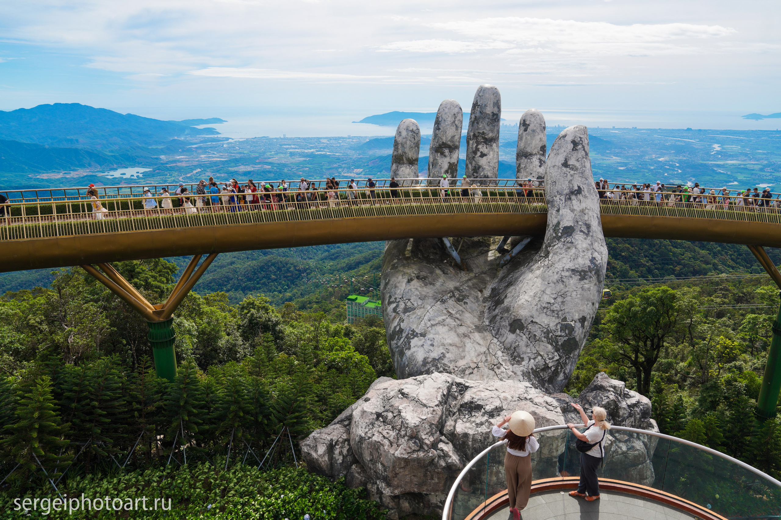 Ба На Хилс Руки Бога Золотой мост. Фотограф Сергей Кишкель Дананг Нячанг Фукуок