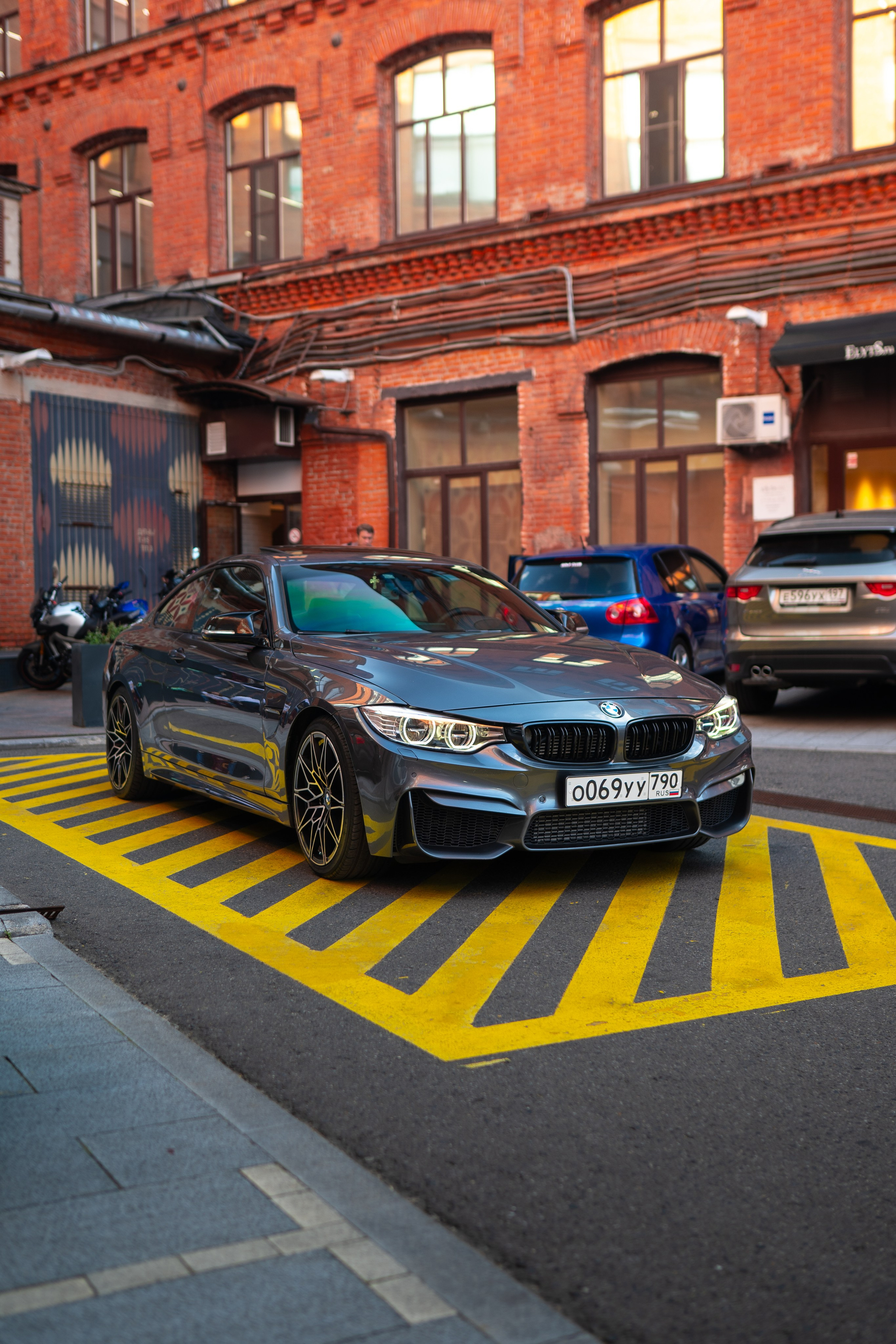 BMW 4-series. Mirllaev