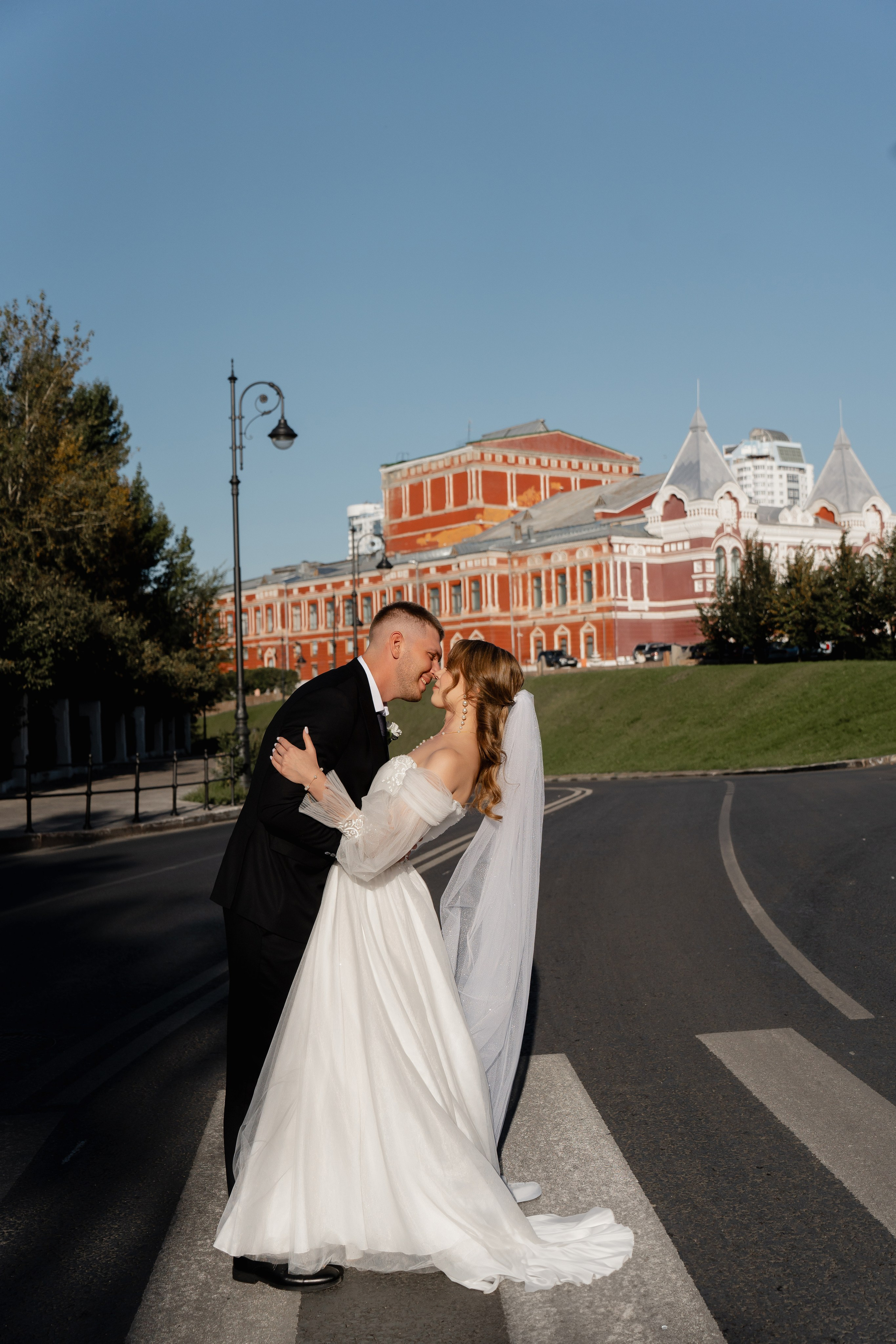 Олег и Татьяна _театр Оперы и балета. Свадебный и семейный фотограф в Самаре Салахова Гулина