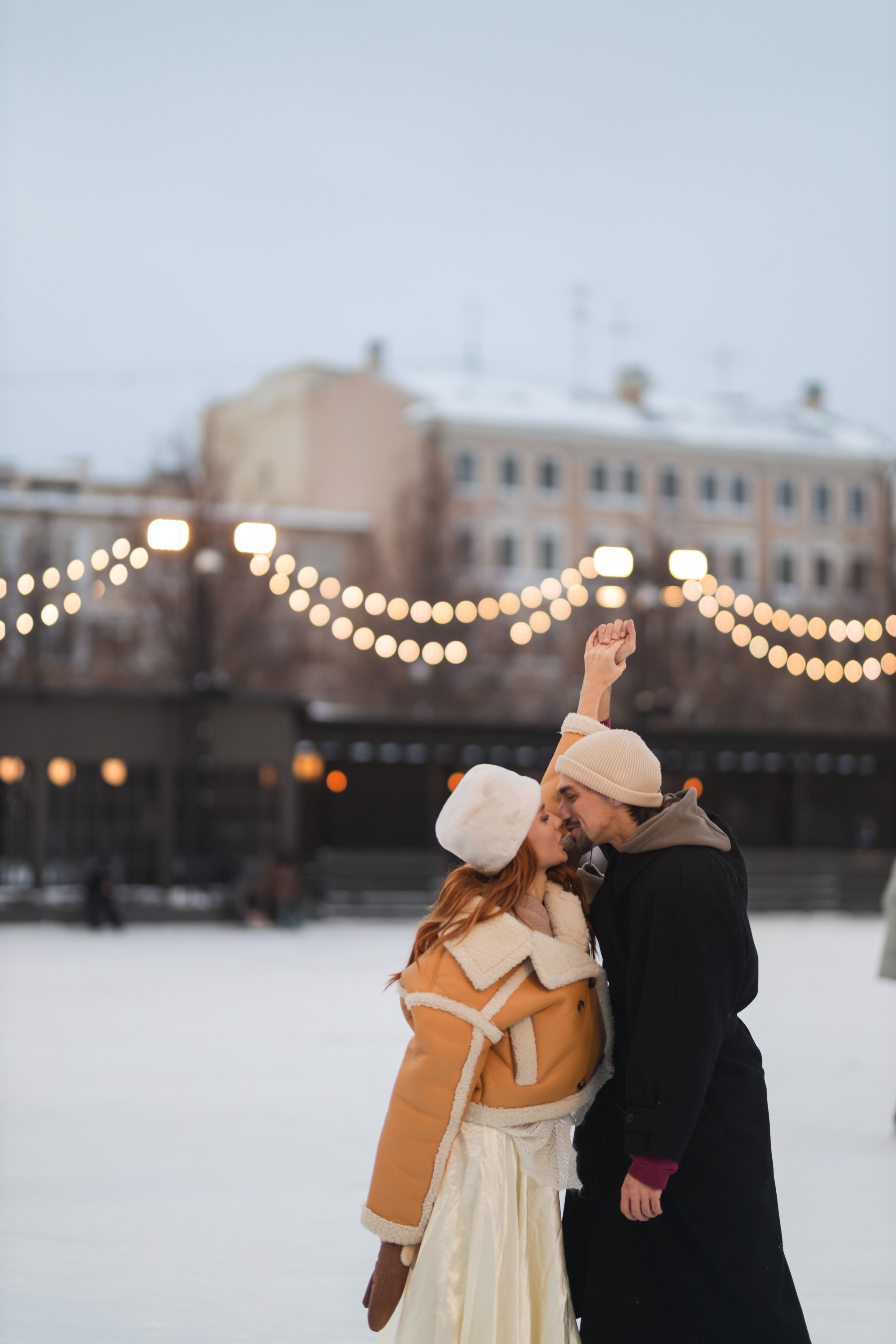 Лавстори Леси и Никиты на катке. Свадебный фотограф Беларусь Ольга Козыренко