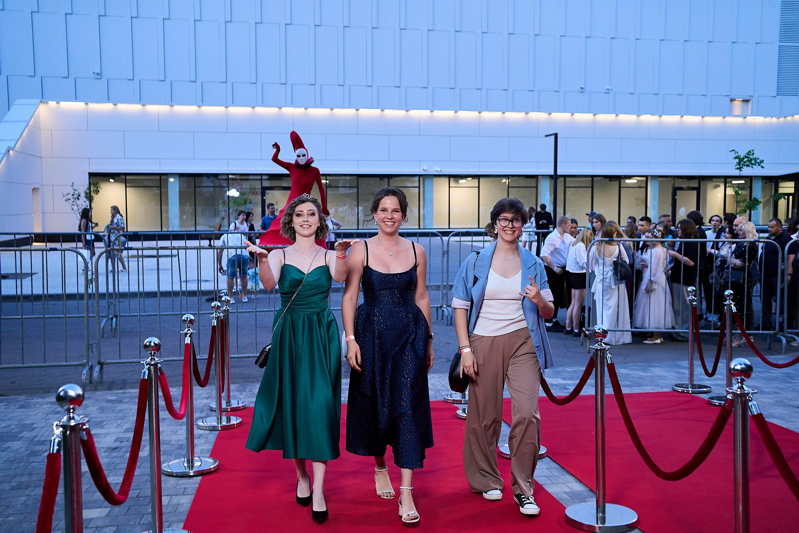 Выпускной 2024 концертный зал Академия ВТБ. Фотограф и Видеограф в Москве. Олег Корушев