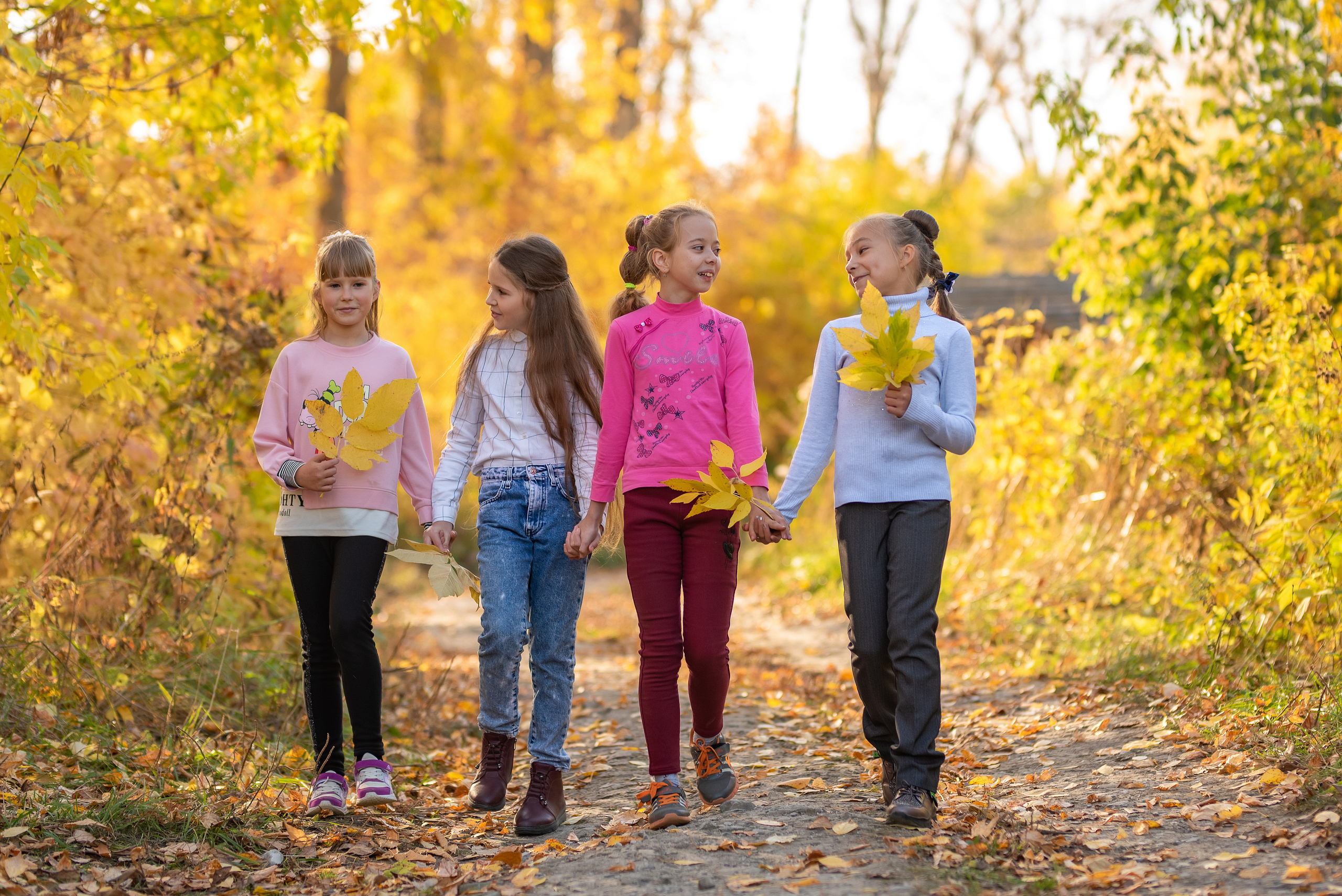 Четвероклашки на осенней прогулке. Школьный и семейный фотограф в Ульяновске Елена Агафонова